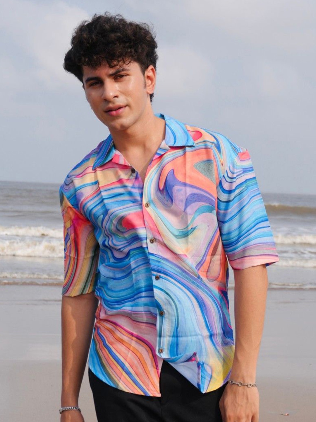 Firangi Yarn Modern Abstract Printed Cuban Collar Linen Oversized Casual Shirt, Blue
Firangi Yarn Modern Abstract Printed Cuban Collar Linen Oversized Casual Shirt, Blue
