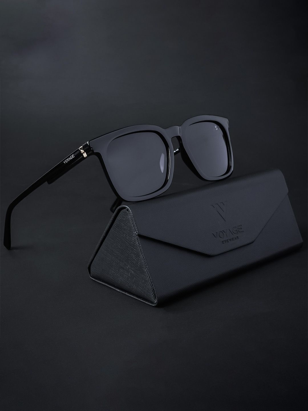 Voyage Unisex Wayfarer Sunglasses with Polarised and UV Protected Lens-3104PMG4571ZZ, Black
Voyage Unisex Wayfarer Sunglasses with Polarised and UV Protected Lens-3104PMG4571ZZ, Black