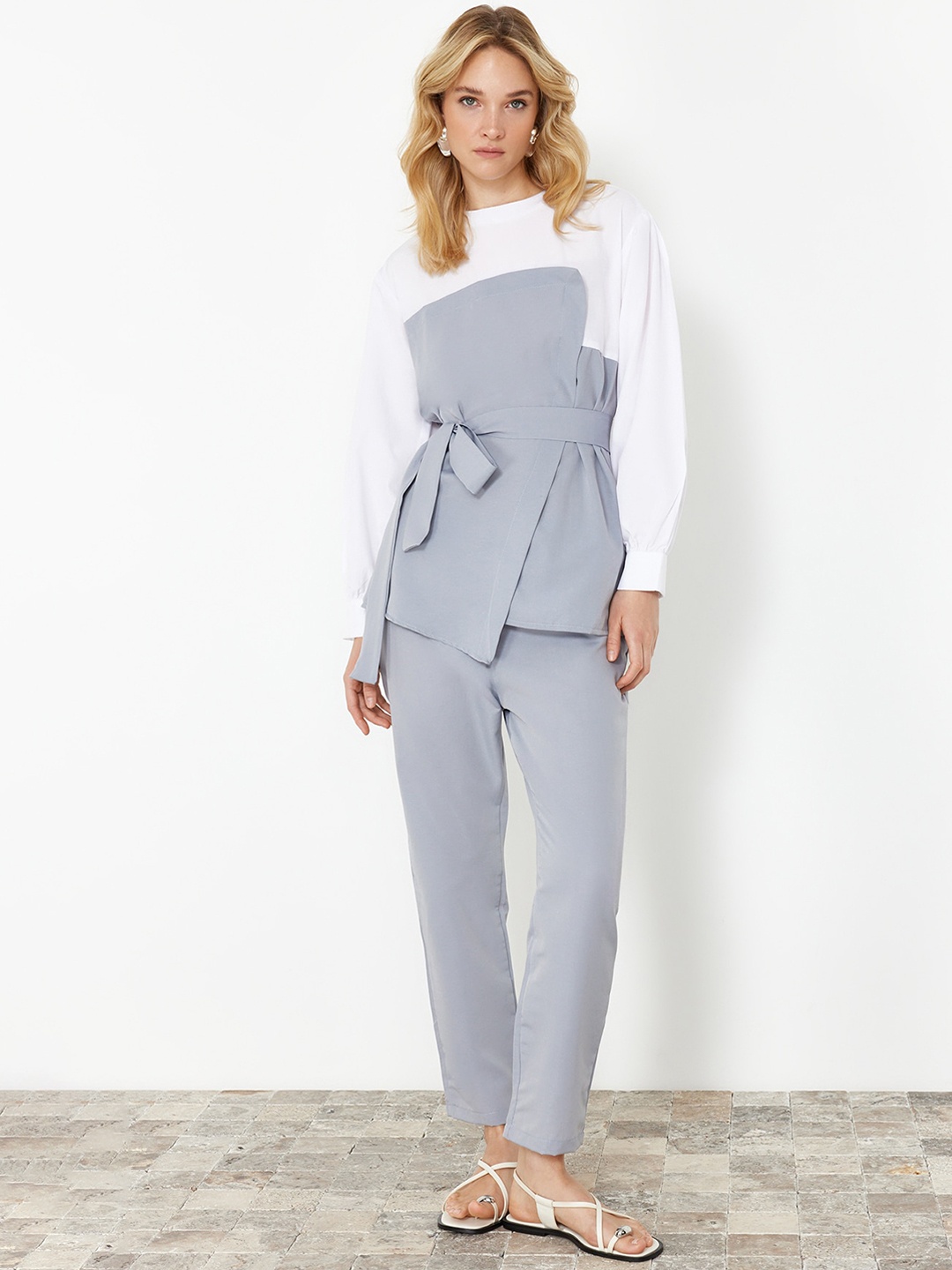 Trendyol Colourblocked Round Neck Drop Shoulder Sleeves Tie-Up Detailed Top With Trousers, White
Trendyol Colourblocked Round Neck Drop Shoulder Sleeves Tie-Up Detailed Top With Trousers, White