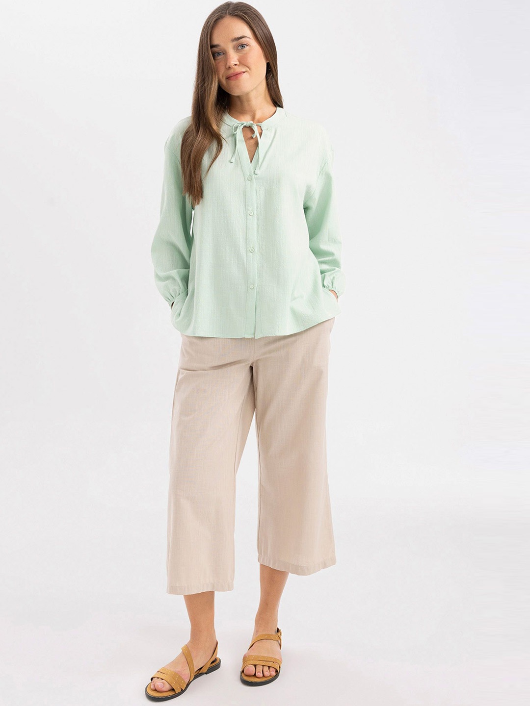 DeFacto Women Shorts, Na