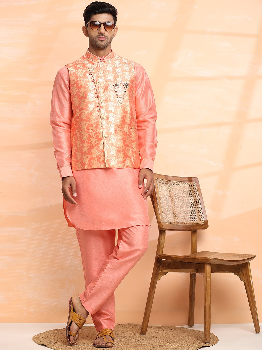 Pro-Ethic STYLE DEVELOPER Mandarin Collar Jacquard Straight Pure Silk Kurta With Pyjamas, Pink
Pro-Ethic STYLE DEVELOPER Mandarin Collar Jacquard Straight Pure Silk Kurta With Pyjamas, Pink
