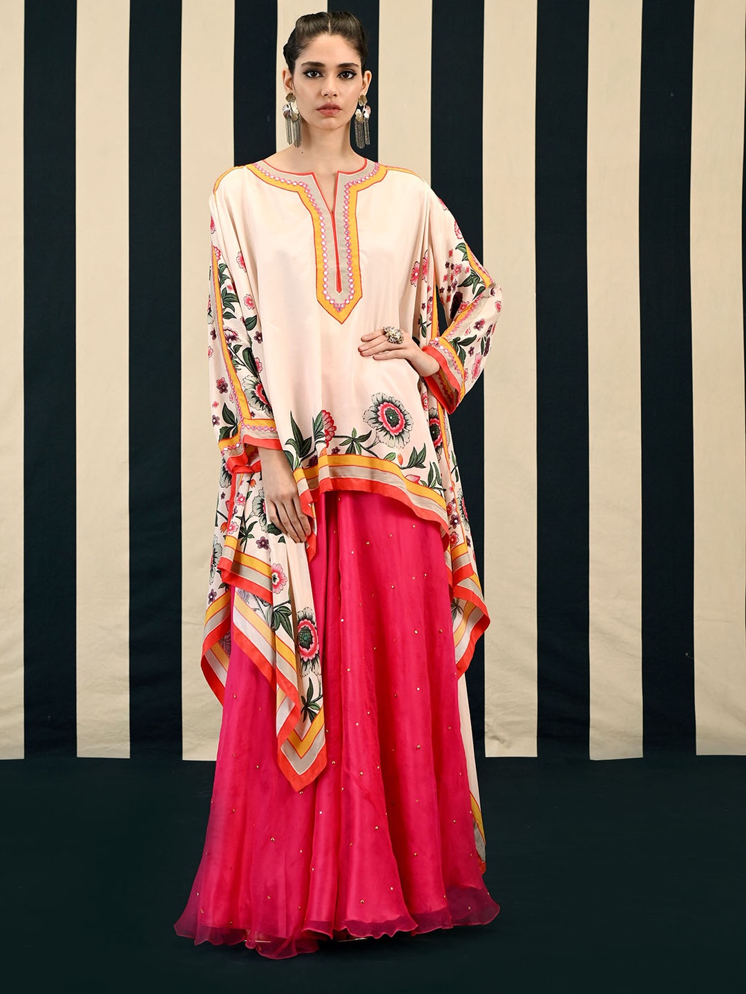 SWATI VIJAIVARGIE Ethnic Motifs Printed Regular Pure Silk A-Line Kurta with Sharara, Fuchsia
SWATI VIJAIVARGIE Ethnic Motifs Printed Regular Pure Silk A-Line Kurta with Sharara, Fuchsia