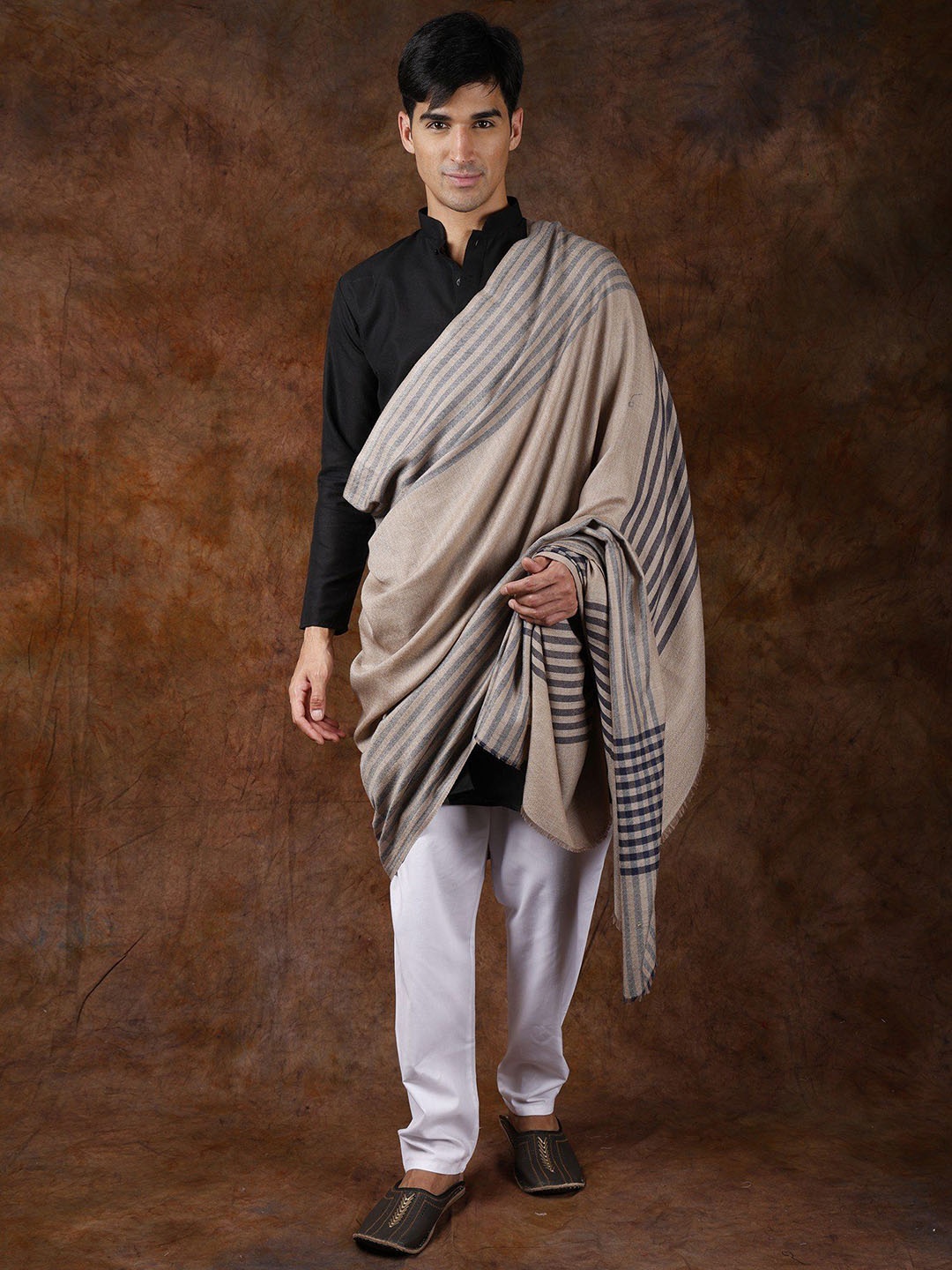 Exotic India Men's White Pepper Diamond Weave Pure Wool Kashmiri Shawl with Striped Border, Beige
Exotic India Men's White Pepper Diamond Weave Pure Wool Kashmiri Shawl with Striped Border, Beige