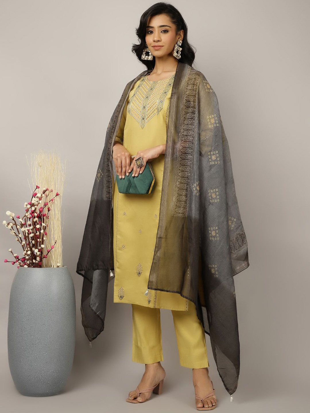 Jaipur Kurti Embroidered Regular Sequinned Straight Kurta with Trousers & Dupatta, Yellow
Jaipur Kurti Embroidered Regular Sequinned Straight Kurta with Trousers & Dupatta, Yellow