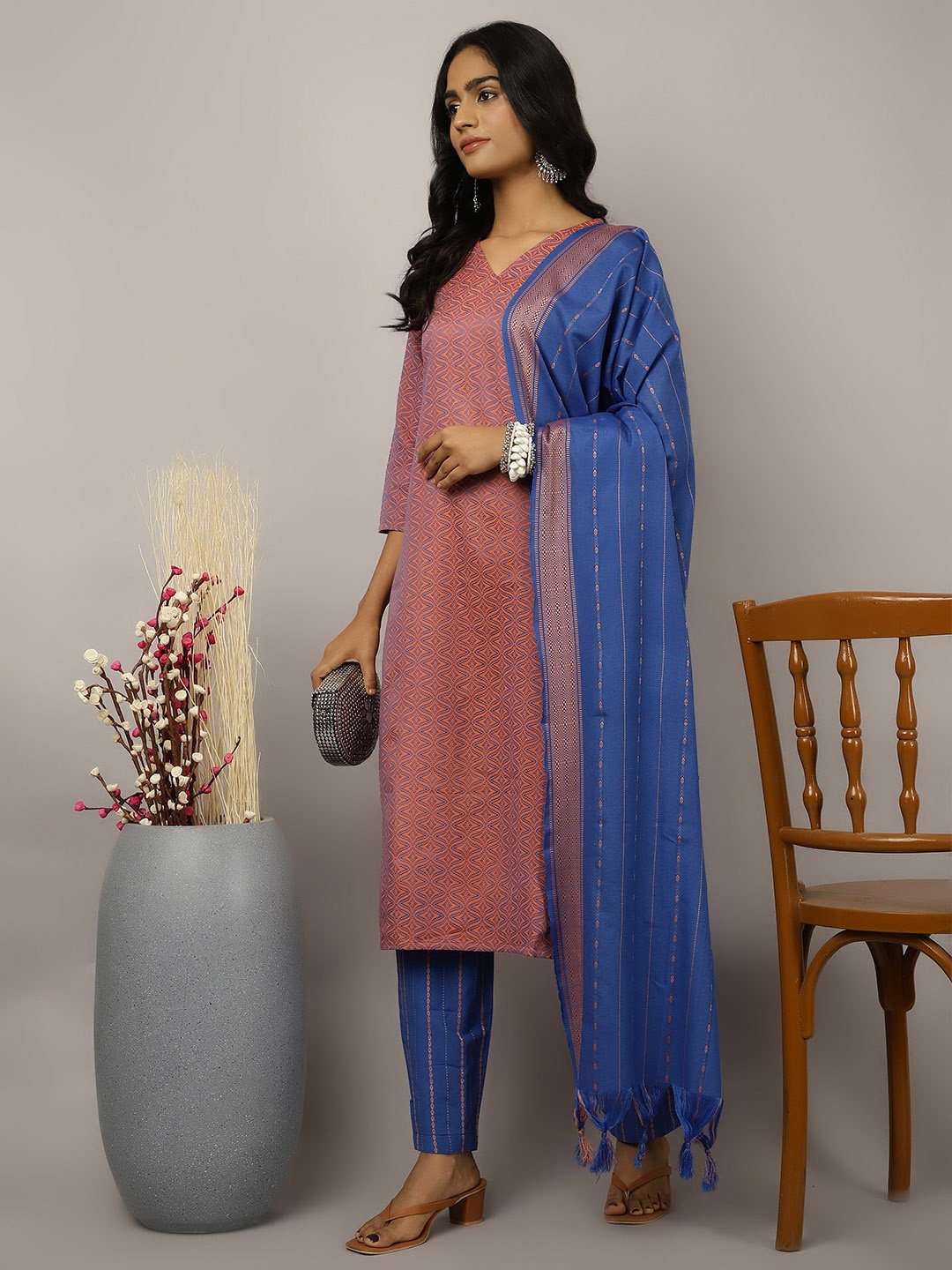Jaipur Kurti Geometric Printed V-Neck Pure Cotton Straight Kurta with Trousers & Dupatta, Peach
Jaipur Kurti Geometric Printed V-Neck Pure Cotton Straight Kurta with Trousers & Dupatta, Peach