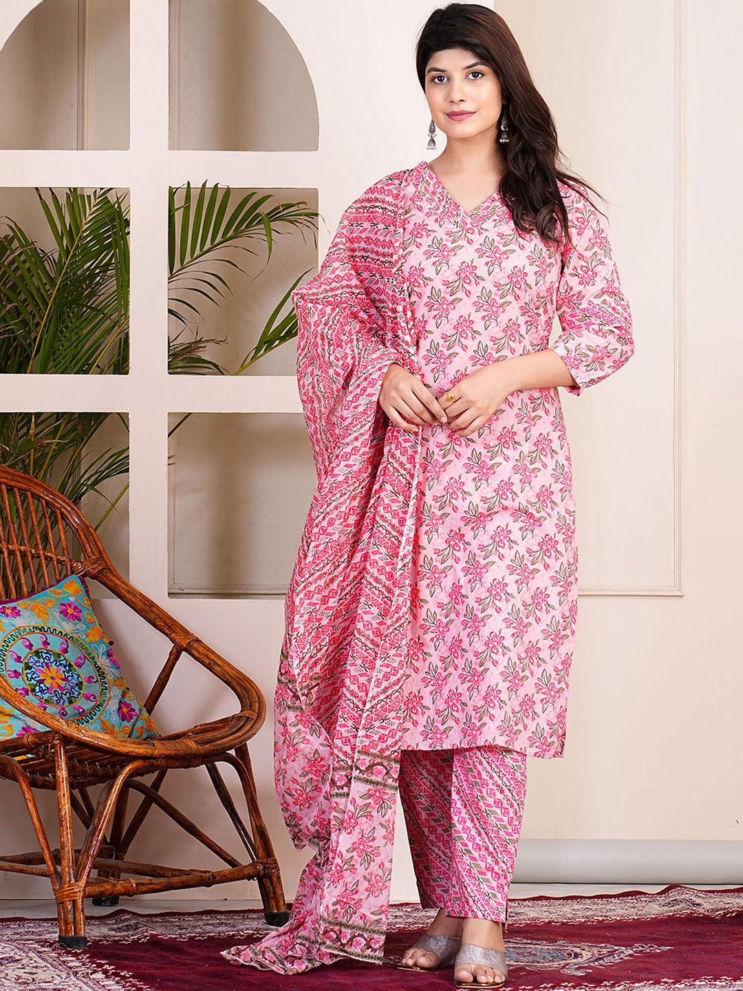 SIGNORIA V Neck Floral Printed Sequinned Pure Cotton Kurta with Trouser & Dupatta, Pink
SIGNORIA V Neck Floral Printed Sequinned Pure Cotton Kurta with Trouser & Dupatta, Pink