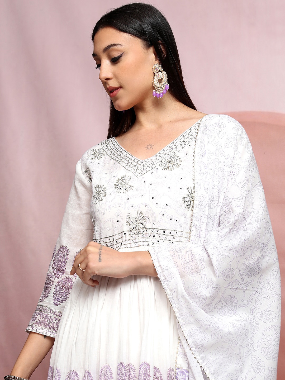 Vishudh Ethnic Motifs Embroidered Pure Cotton Anarkali Kurta & Trousers With Dupatta, White
Vishudh Ethnic Motifs Embroidered Pure Cotton Anarkali Kurta & Trousers With Dupatta, White