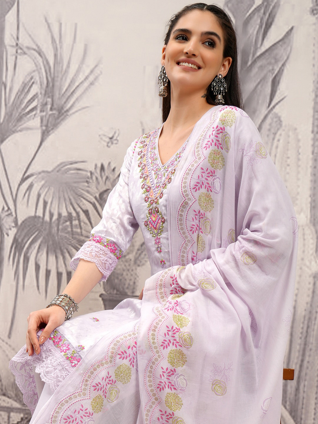 Vishudh Floral Embroidered Regular Thread Work Pure Cotton Kurta with Trousers & Dupatta, Lavender
Vishudh Floral Embroidered Regular Thread Work Pure Cotton Kurta with Trousers & Dupatta, Lavender