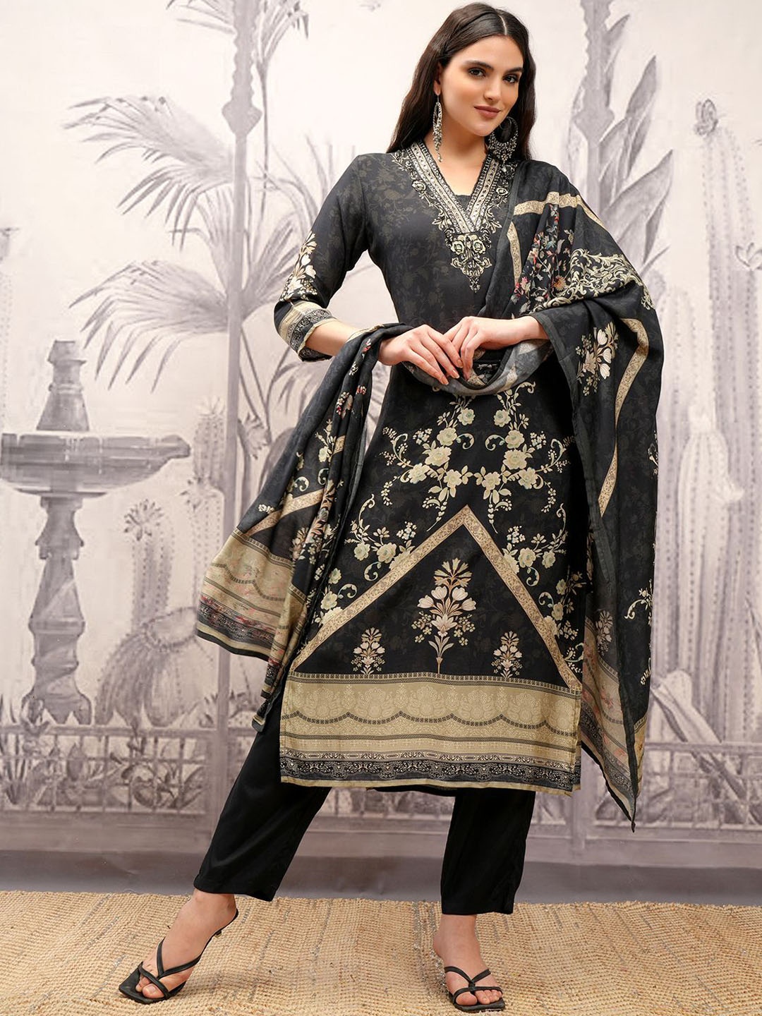 Vishudh Black & Gold Toned Floral Embroidered Straight Kurta with Trousers & With Dupatta
Vishudh Black & Gold Toned Floral Embroidered Straight Kurta with Trousers & With Dupatta