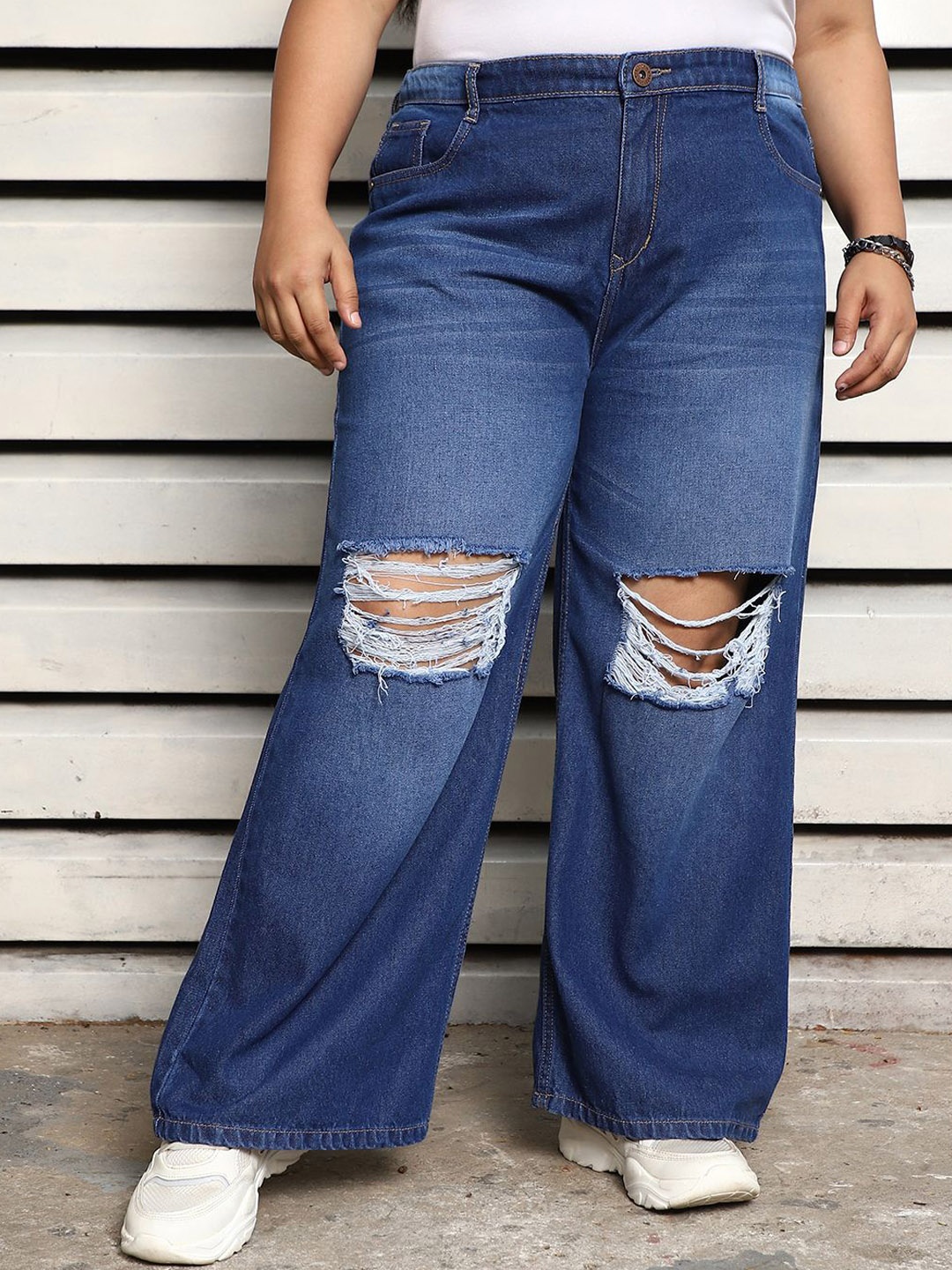 Freeform by High Star Women Wide Leg High-Rise Mildly Distressed Pure Cotton Jeans, Blue
Freeform by High Star Women Wide Leg High-Rise Mildly Distressed Pure Cotton Jeans, Blue