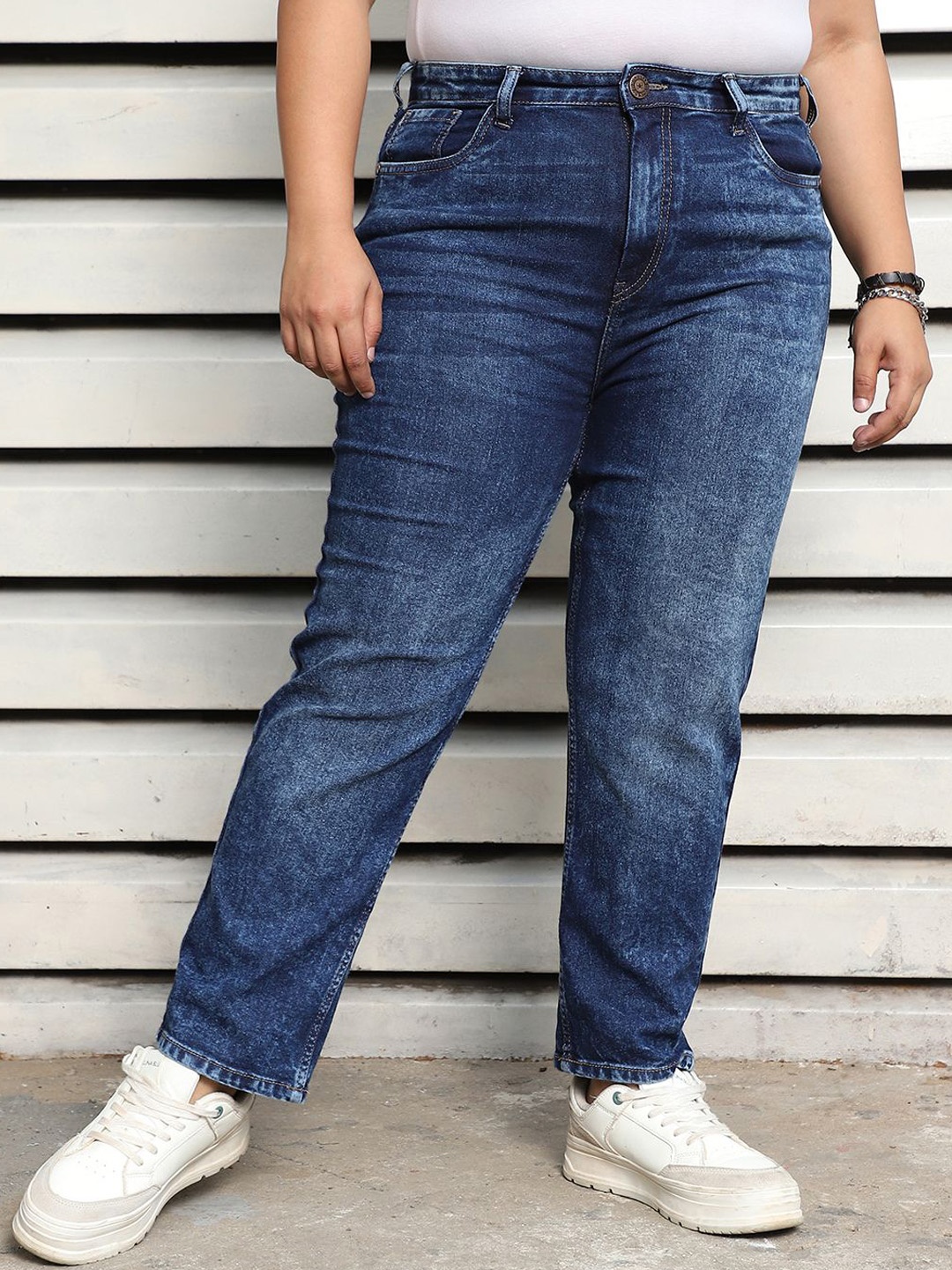 Freeform by High Star Plus Size Women Straight Fit High-Rise Clean Look Light Fade Jeans, Blue
Freeform by High Star Plus Size Women Straight Fit High-Rise Clean Look Light Fade Jeans, Blue