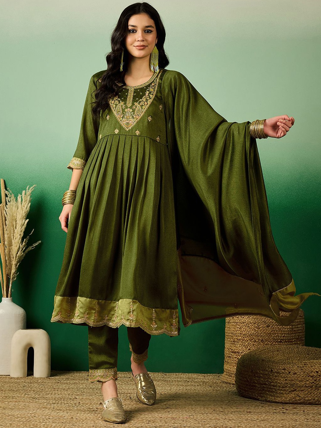 Sangria Olive Green Floral Embroidered Thread Work A-Line Kurta With Trouser & Dupatta
Sangria Olive Green Floral Embroidered Thread Work A-Line Kurta With Trouser & Dupatta