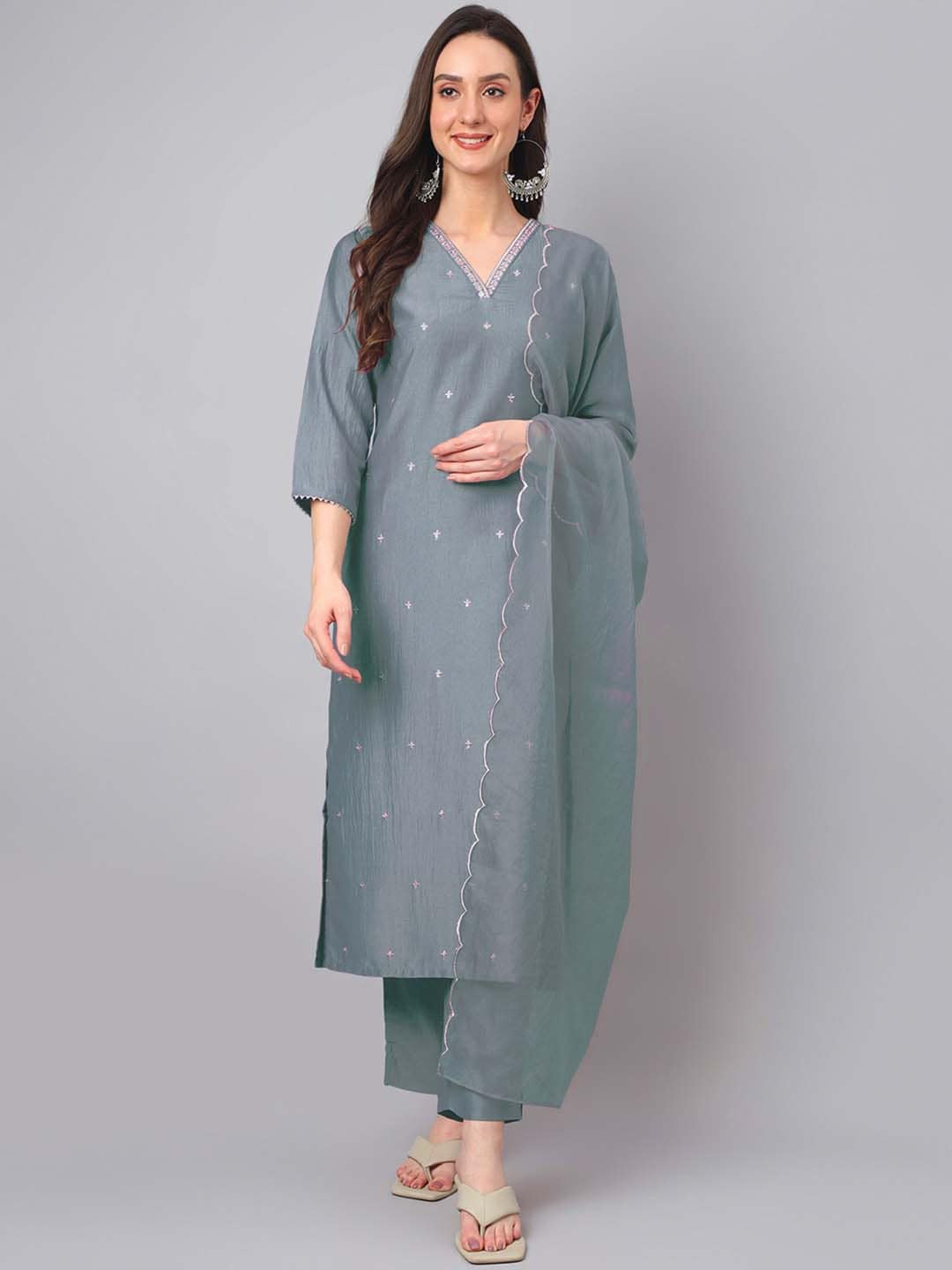 Janasya Floral Embroidered Regular Thread Work Straight Kurta with Trousers & Dupatta, Blue
Janasya Floral Embroidered Regular Thread Work Straight Kurta with Trousers & Dupatta, Blue