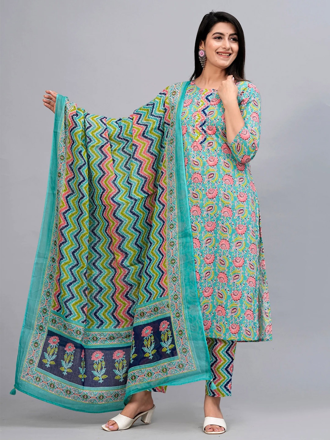 FrionKandy Floral Printed Regular Sequinned Pure Cotton Kurta with Trousers & Dupatta, Turquoise blue
FrionKandy Floral Printed Regular Sequinned Pure Cotton Kurta with Trousers & Dupatta, Turquoise blue