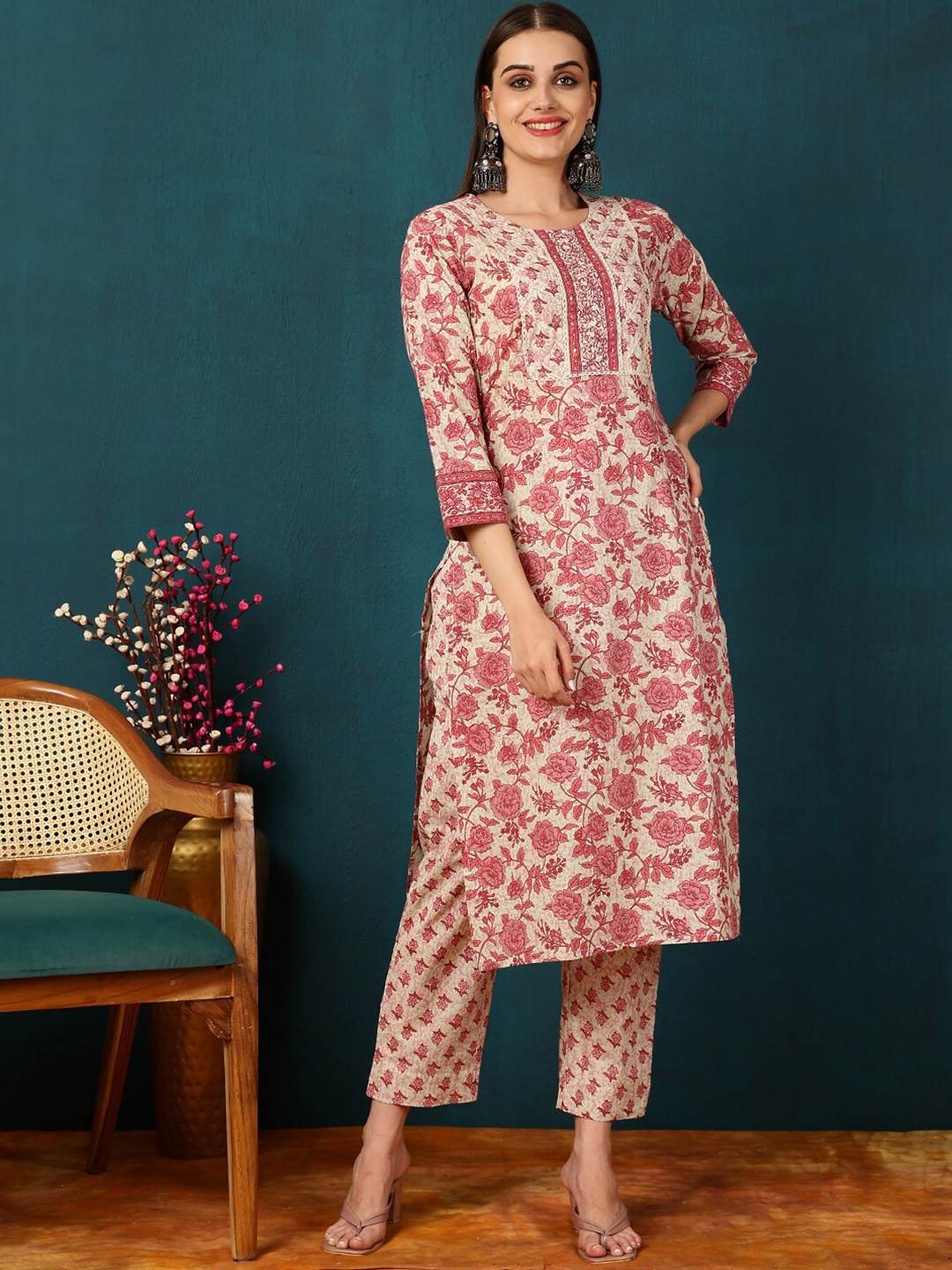 GULMOHAR JAIPUR Ethnic Motifs Printed Round Neck Straight Kurta with Trousers & Dupatta, Red
GULMOHAR JAIPUR Ethnic Motifs Printed Round Neck Straight Kurta with Trousers & Dupatta, Red