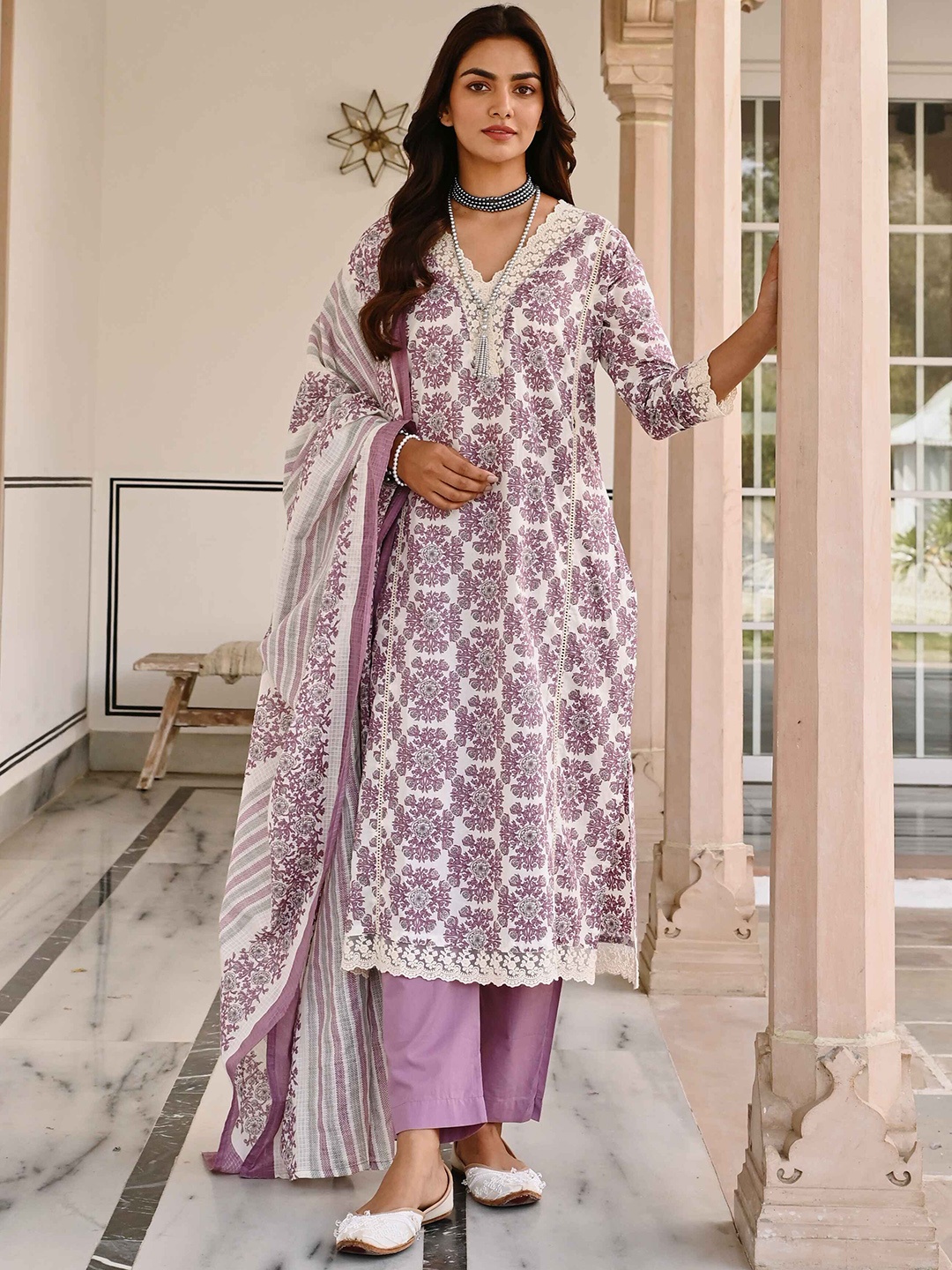 KARAJ JAIPUR Floral Printed Regular Pure Cotton Straight Kurta With Trousers & Dupatta, Purple
KARAJ JAIPUR Floral Printed Regular Pure Cotton Straight Kurta With Trousers & Dupatta, Purple
