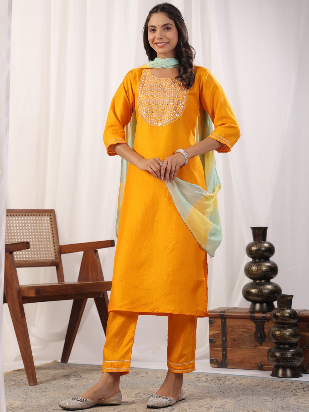 KALINI Floral Embroidered Regular Thread Work Kurta With Trouser & Dupatta, Yellow
KALINI Floral Embroidered Regular Thread Work Kurta With Trouser & Dupatta, Yellow