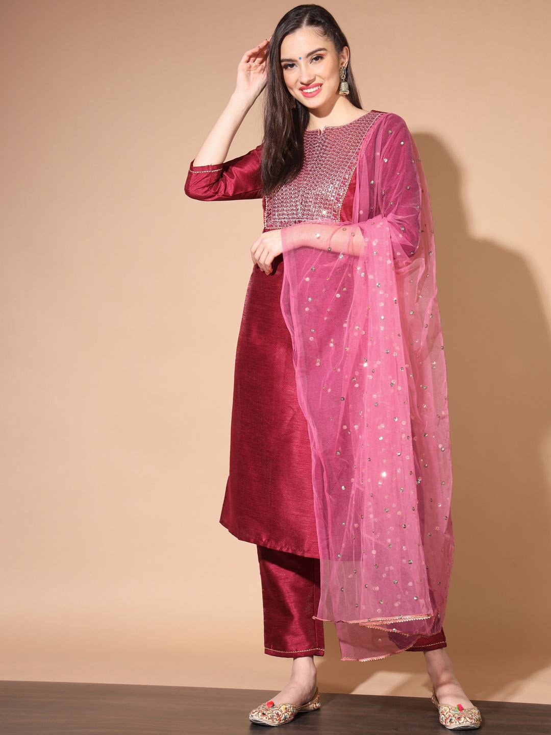 ANGITA Ethnic Motifs Sequinned Embroidered Regular Kurta with Trousers & Dupatta, Burgundy
ANGITA Ethnic Motifs Sequinned Embroidered Regular Kurta with Trousers & Dupatta, Burgundy