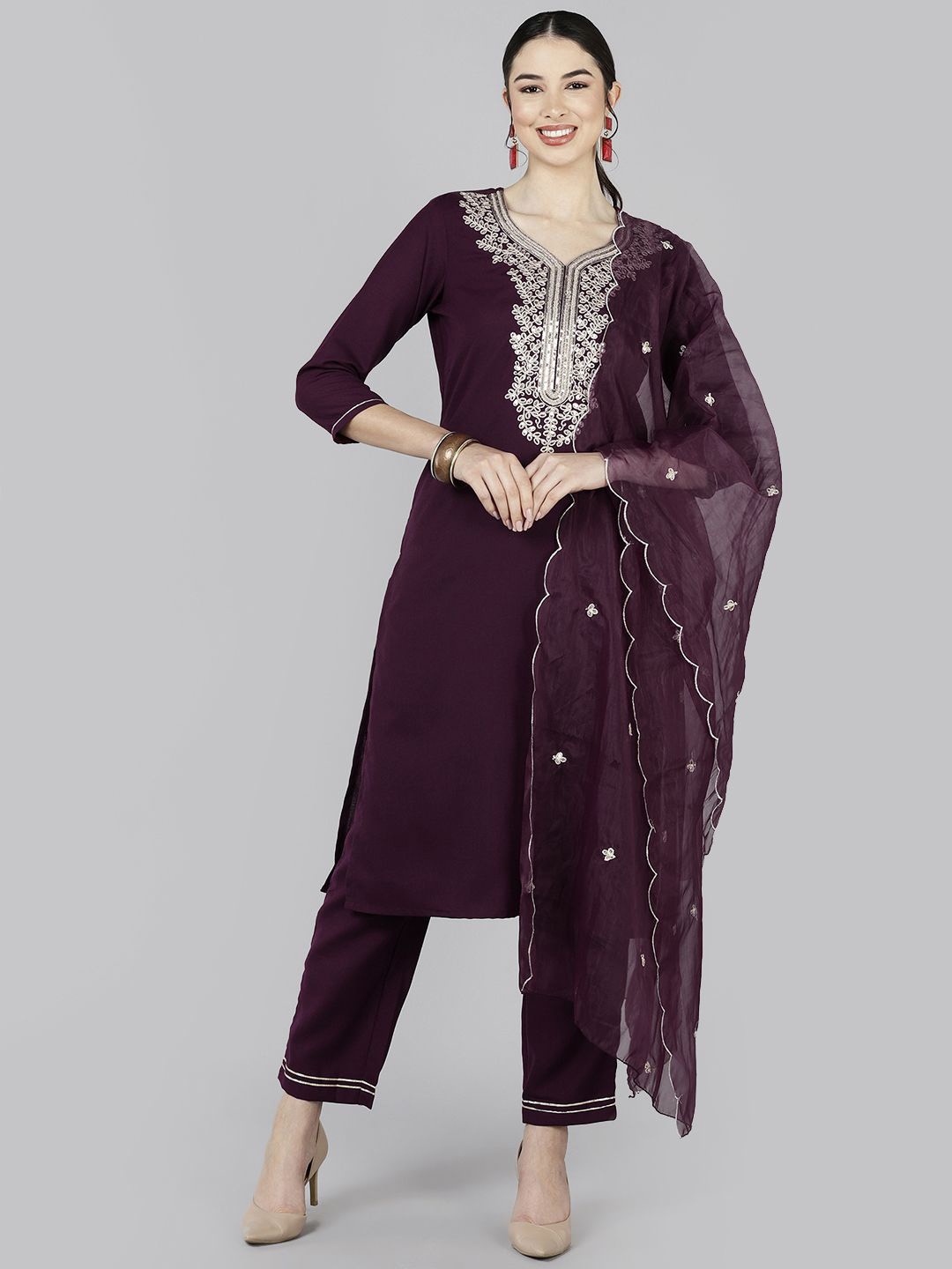 KALINI Floral Embroidered Regular Thread Work Kurta with Trousers & With Dupatta, Purple
KALINI Floral Embroidered Regular Thread Work Kurta with Trousers & With Dupatta, Purple