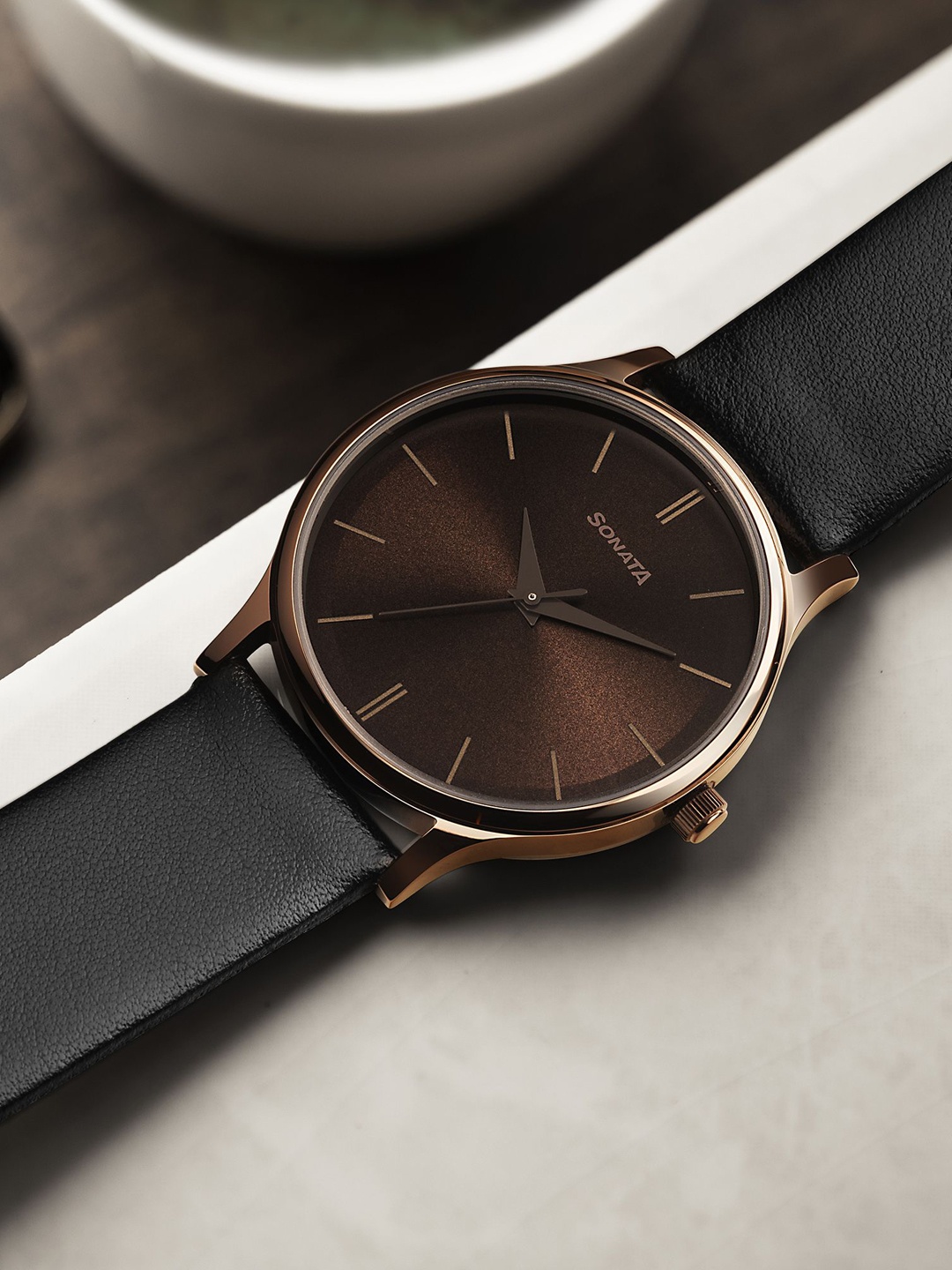 Sonata Men Brass Dial & Leather Bracelet Style Straps Analogue Watch 77105QL05W, Brown
Sonata Men Brass Dial & Leather Bracelet Style Straps Analogue Watch 77105QL05W, Brown