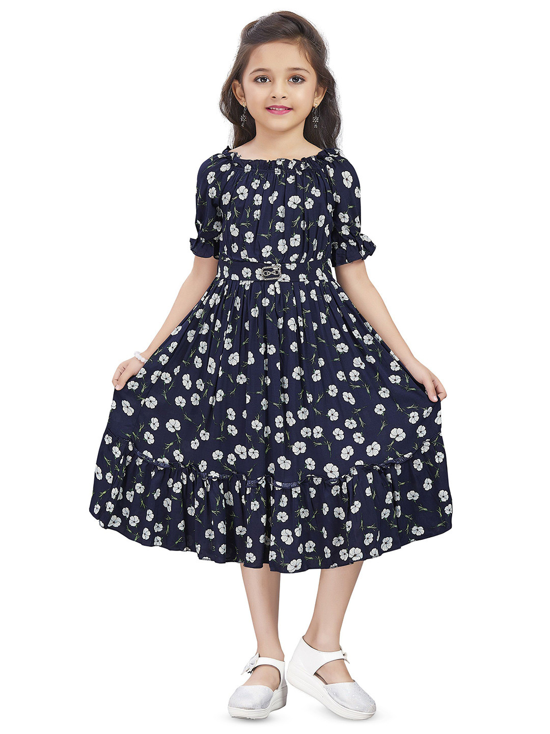 Wish Karo Girls Floral Printed Puff Sleeves Gathered Crepe Midi Fit & Flare Dress, Navy blue
Wish Karo Girls Floral Printed Puff Sleeves Gathered Crepe Midi Fit & Flare Dress, Navy blue