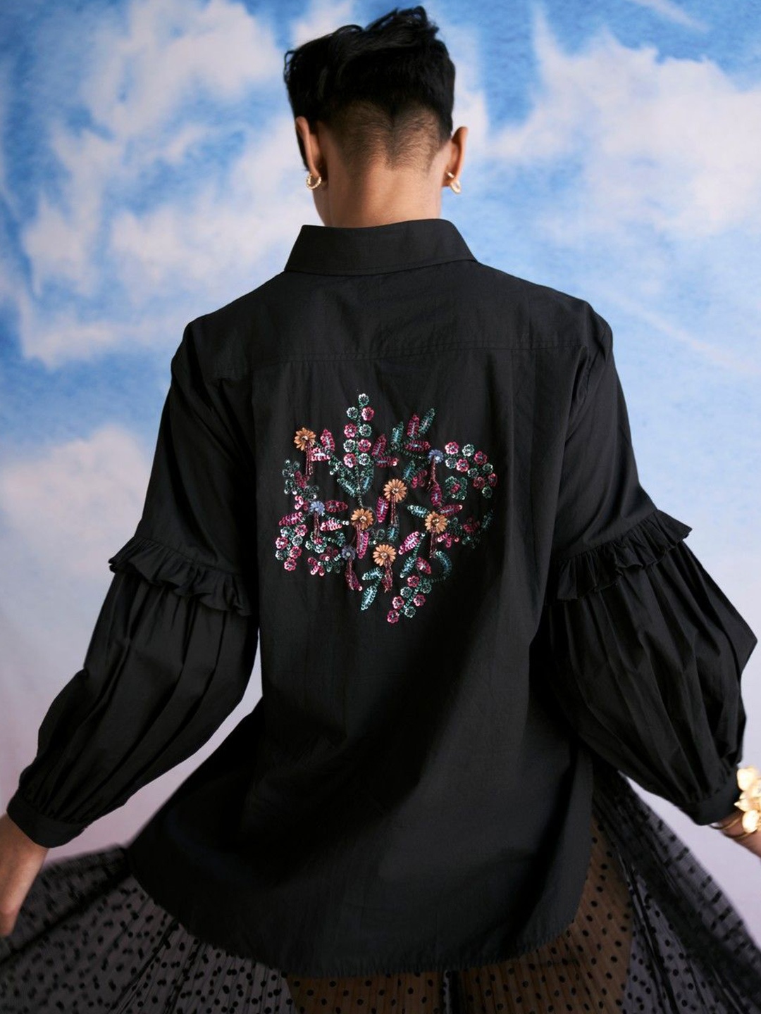 VERB BY PALLAVI SINGHEE Relaxed Fit Floral Embroidered Puff Sleeves Cotton Casual Shirt, Black
VERB BY PALLAVI SINGHEE Relaxed Fit Floral Embroidered Puff Sleeves Cotton Casual Shirt, Black