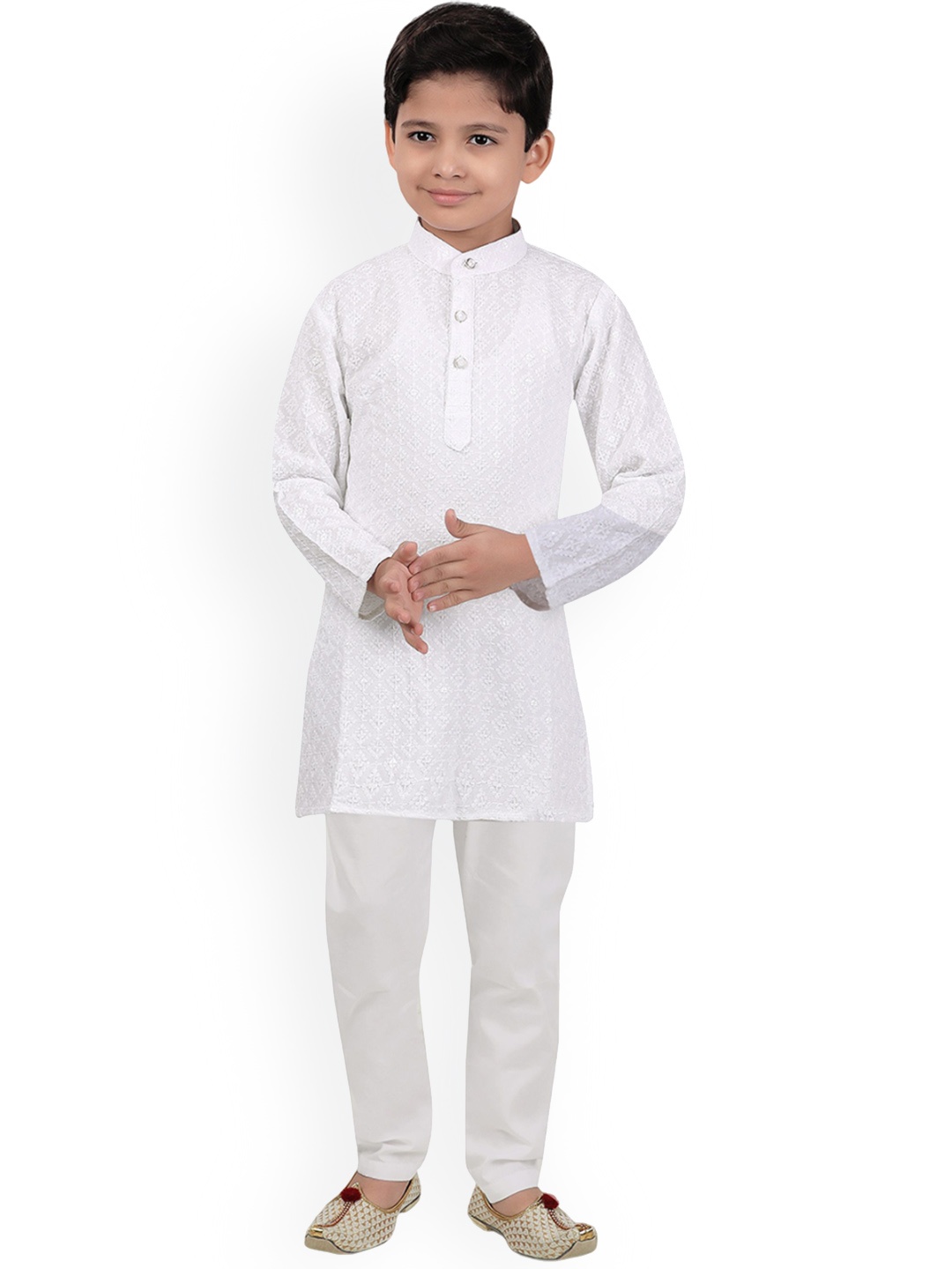 BAESD Boys Floral Embroidered Regular Thread Work Straight Kurta With Pyjamas, White
BAESD Boys Floral Embroidered Regular Thread Work Straight Kurta With Pyjamas, White