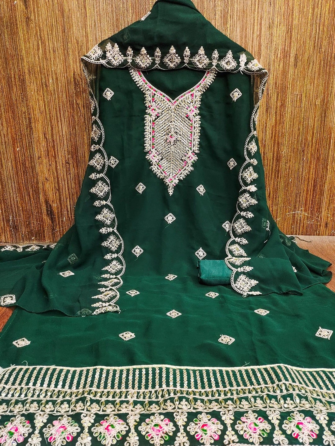 LeeliPeeri Designer Ethnic Motifs Embroidered Sequinned Unstitched Dress Material, Green
LeeliPeeri Designer Ethnic Motifs Embroidered Sequinned Unstitched Dress Material, Green