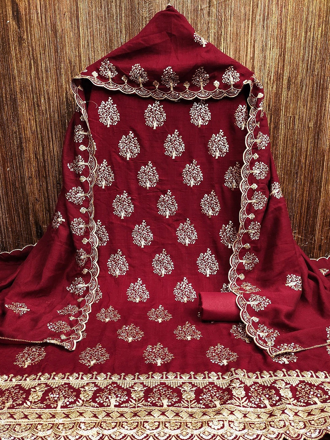 LeeliPeeri Designer Ethnic Motifs Embroidered Sequinned Unstitched Dress Material, Maroon
LeeliPeeri Designer Ethnic Motifs Embroidered Sequinned Unstitched Dress Material, Maroon