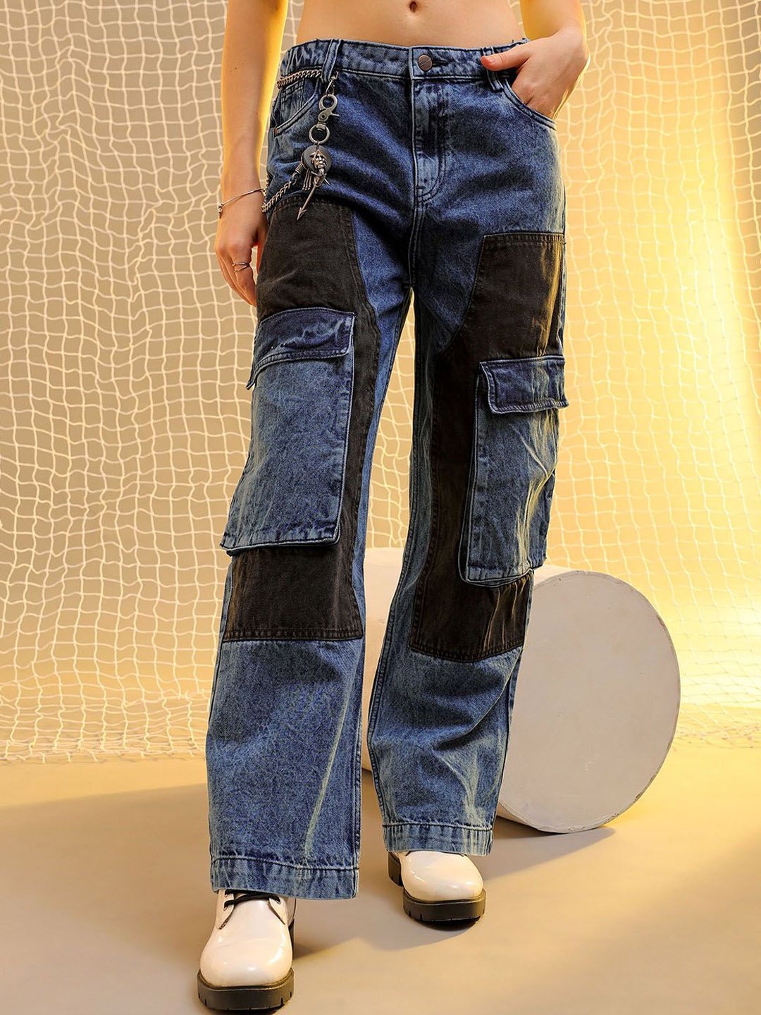 Freehand by The Indian Garage Co Women Relaxed Fit Heavy Fade Pure Cotton Cargo Jeans, Blue
Freehand by The Indian Garage Co Women Relaxed Fit Heavy Fade Pure Cotton Cargo Jeans, Blue