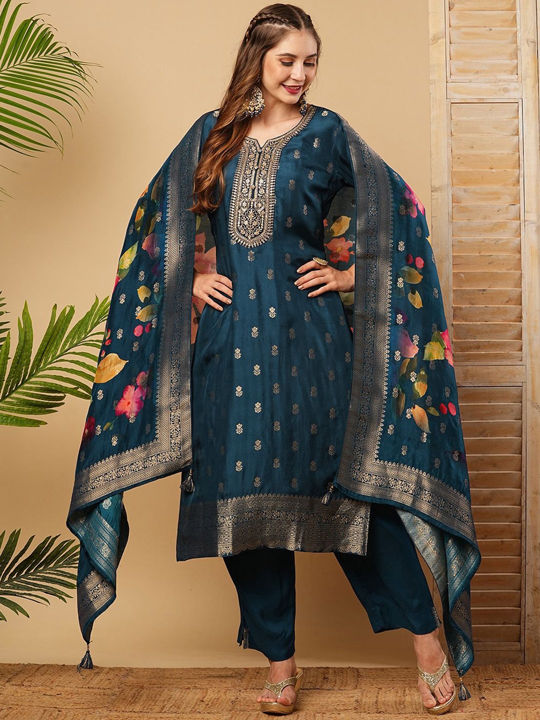 FASHOR Ethnic Motifs Embroidered Regular Zari Straight Kurta With Trousers & Dupatta, Blue
FASHOR Ethnic Motifs Embroidered Regular Zari Straight Kurta With Trousers & Dupatta, Blue