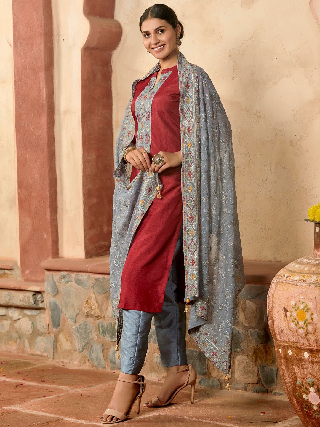 WOMEN PLUS Women Embroidered Regular Thread Work Kurta with Trousers & With Dupatta, Red
WOMEN PLUS Women Embroidered Regular Thread Work Kurta with Trousers & With Dupatta, Red