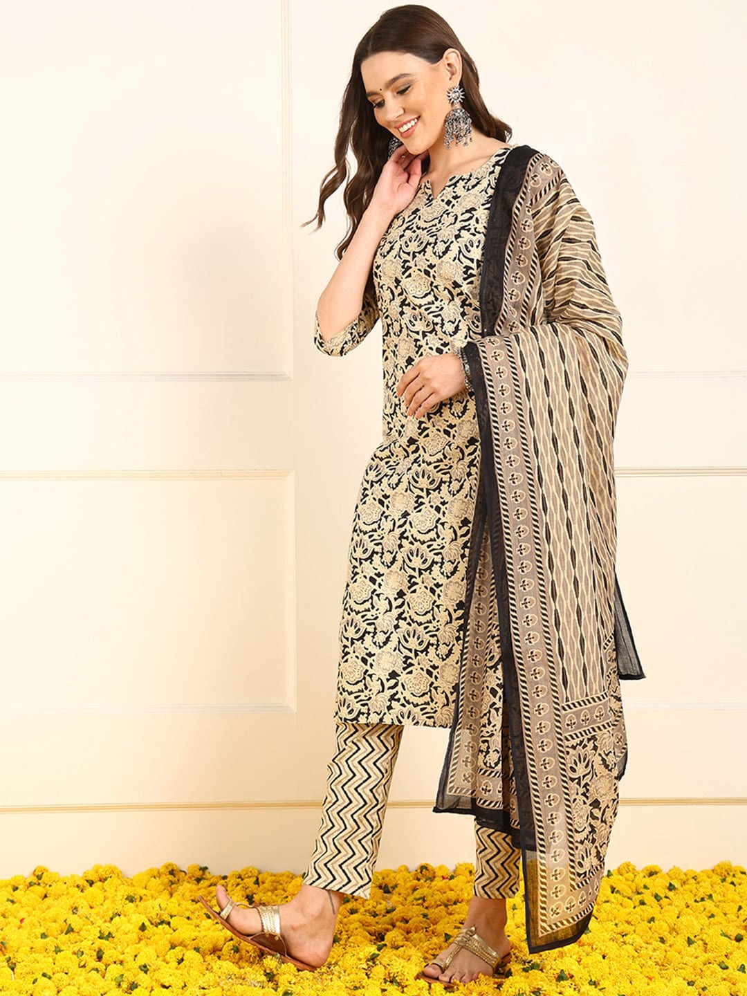 KALINI Women Floral Printed Regular Sequinned Pure Cotton Kurta with Trousers & With Dupatta, Black
KALINI Women Floral Printed Regular Sequinned Pure Cotton Kurta with Trousers & With Dupatta, Black