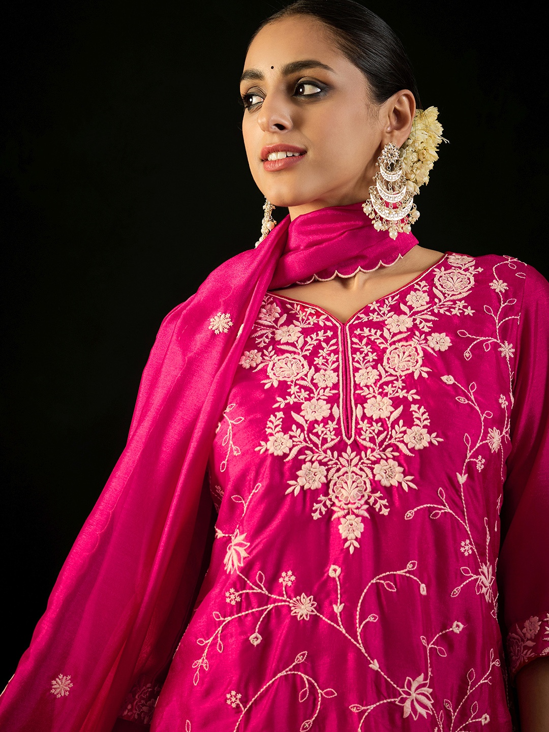 Indo Era Ethnic Motifs Embroidered Sequinned Straight Kurta With Trousers & Dupatta, Pink
Indo Era Ethnic Motifs Embroidered Sequinned Straight Kurta With Trousers & Dupatta, Pink
