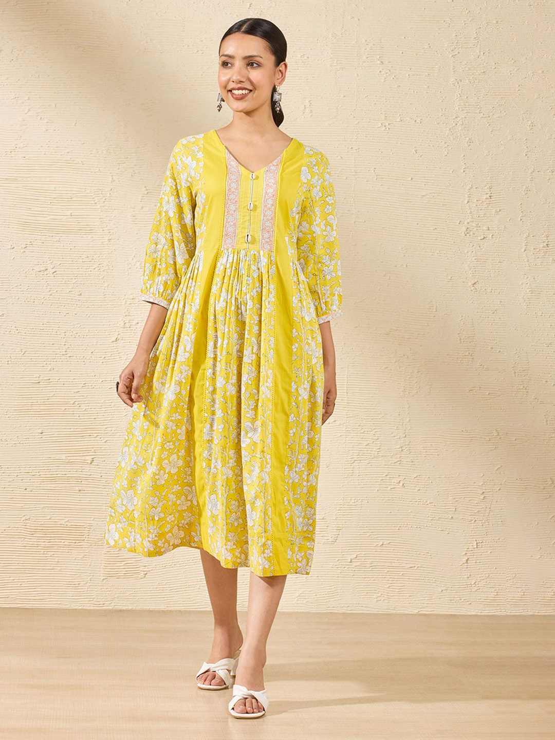 Taneira Floral Printed V-Neck Pure Cotton Sanganeri Fit & Flare Midi Dress, Yellow
Taneira Floral Printed V-Neck Pure Cotton Sanganeri Fit & Flare Midi Dress, Yellow