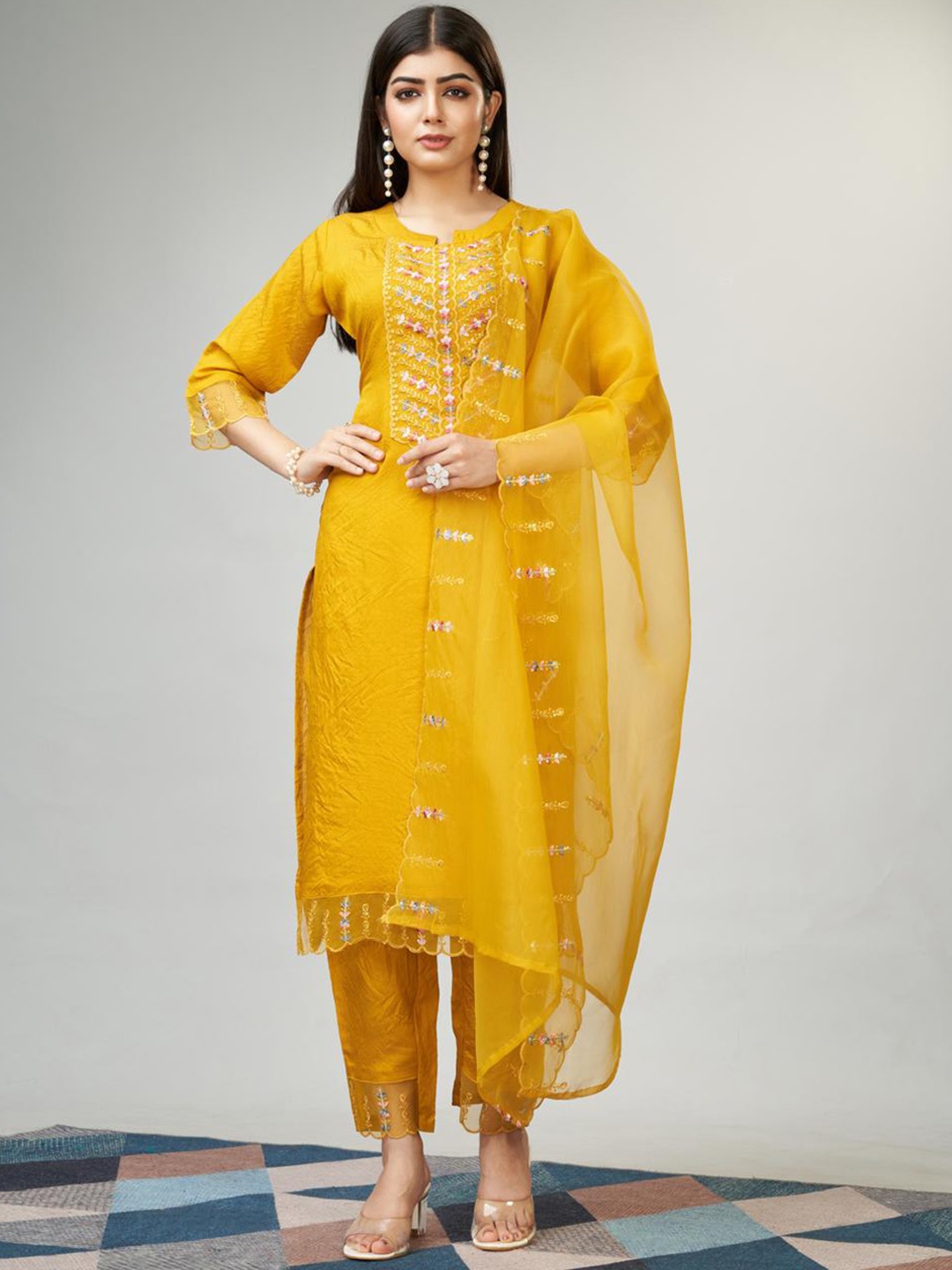 BAESD Ethnic Motifs Yoke Design Round Neck Straight Kurta with Trousers & Dupatta, Yellow
BAESD Ethnic Motifs Yoke Design Round Neck Straight Kurta with Trousers & Dupatta, Yellow