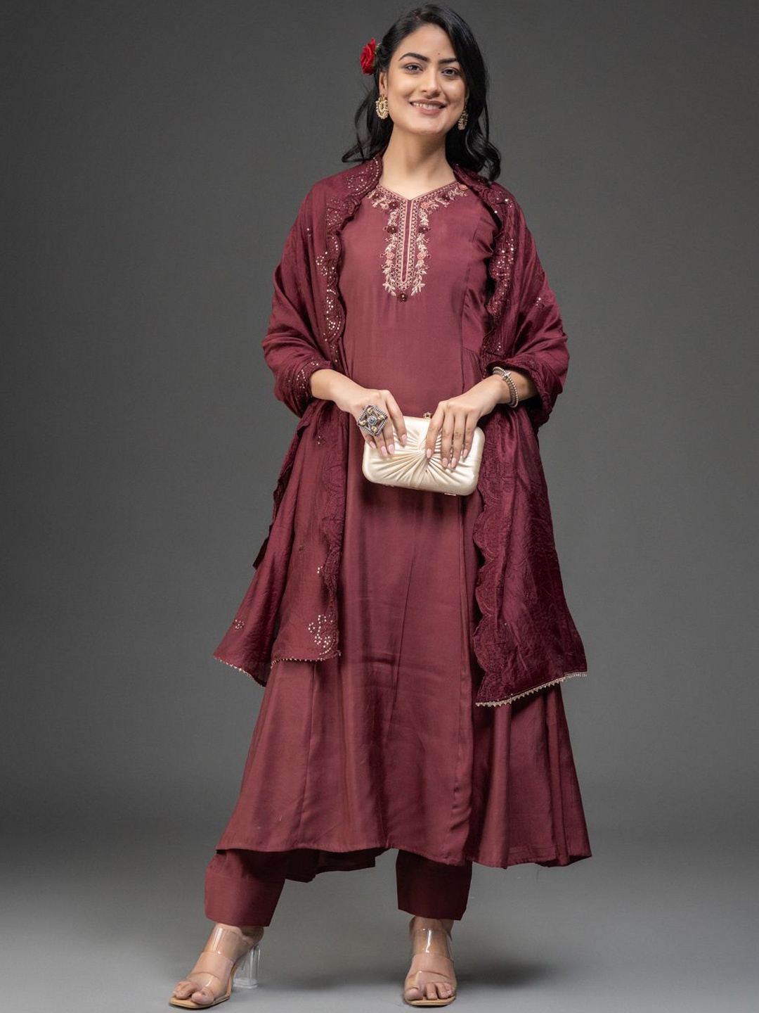 DARIAN Ethnic Motifs Embroidered Regular Thread Work Kurta with Trousers & Dupatta, Maroon
DARIAN Ethnic Motifs Embroidered Regular Thread Work Kurta with Trousers & Dupatta, Maroon