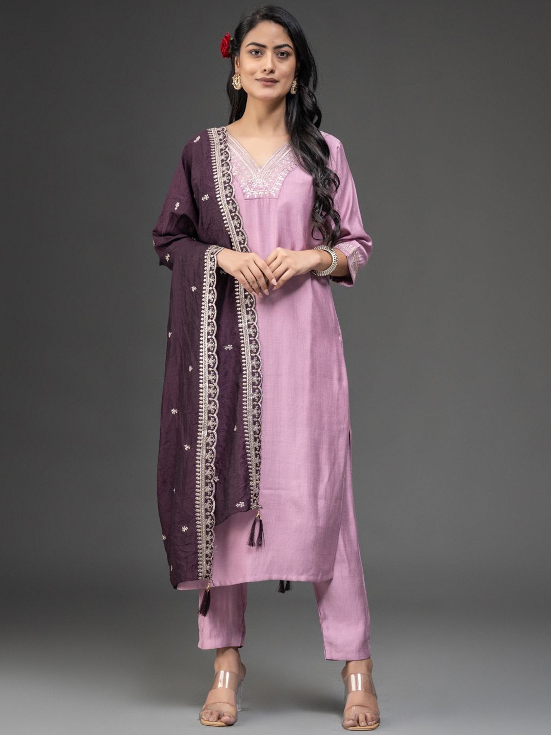 DARIAN Ethnic Motifs Yoke Design Regular Thread Work Kurta with Trousers & Dupatta, Pink
DARIAN Ethnic Motifs Yoke Design Regular Thread Work Kurta with Trousers & Dupatta, Pink