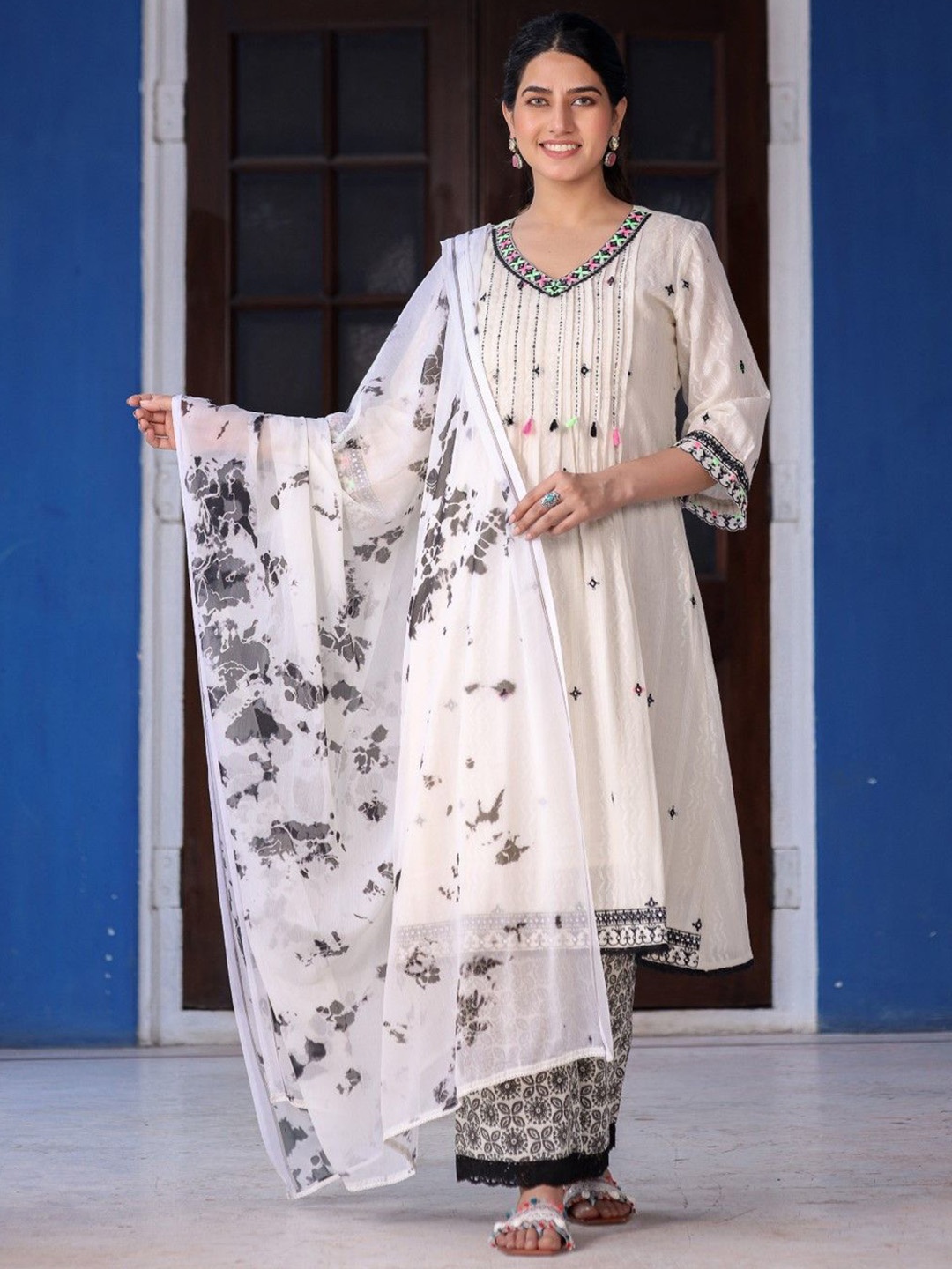 Juniper Floral Embroidered Pleated Pure Cotton Kurta with Palazzos & With Dupatta, Off white
Juniper Floral Embroidered Pleated Pure Cotton Kurta with Palazzos & With Dupatta, Off white