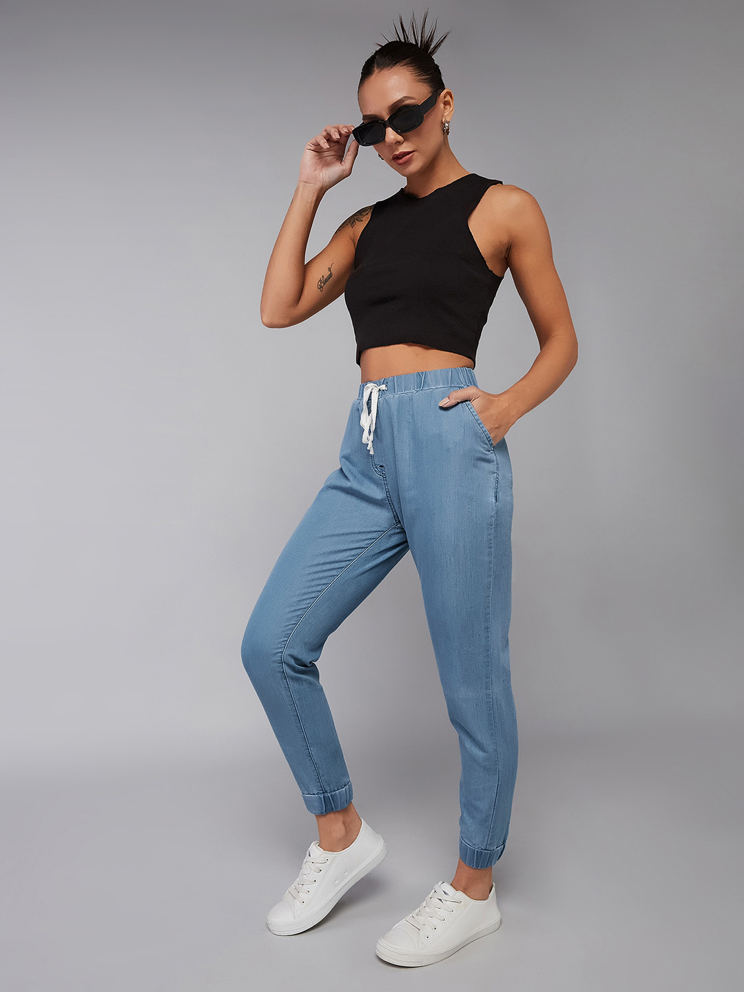 DOLCE CRUDO Women Lightweight Regular Fit Mid Rise Regular Length Non-Stretchable Denim Joggers, Blue
DOLCE CRUDO Women Lightweight Regular Fit Mid Rise Regular Length Non-Stretchable Denim Joggers, Blue