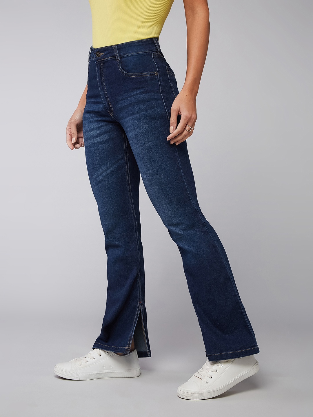 DOLCE CRUDO Women Bootcut Mid Rise Regular Length Denim Stretchable Jeans, Navy blue
DOLCE CRUDO Women Bootcut Mid Rise Regular Length Denim Stretchable Jeans, Navy blue