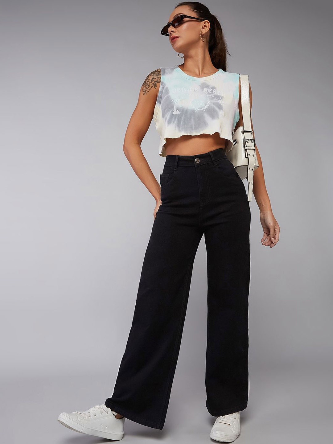 DOLCE CRUDO Women Wide Leg High Rise Clean Look Regular-Length Stretchable Denim Jeans, Black
DOLCE CRUDO Women Wide Leg High Rise Clean Look Regular-Length Stretchable Denim Jeans, Black