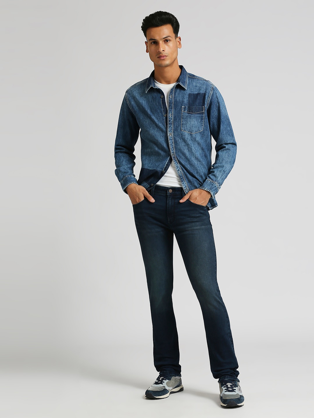 Pepe Jeans Slim Fit Spread Collar Long Sleeves Denim Weave Pure Cotton Casual Shirt, Blue
Pepe Jeans Slim Fit Spread Collar Long Sleeves Denim Weave Pure Cotton Casual Shirt, Blue