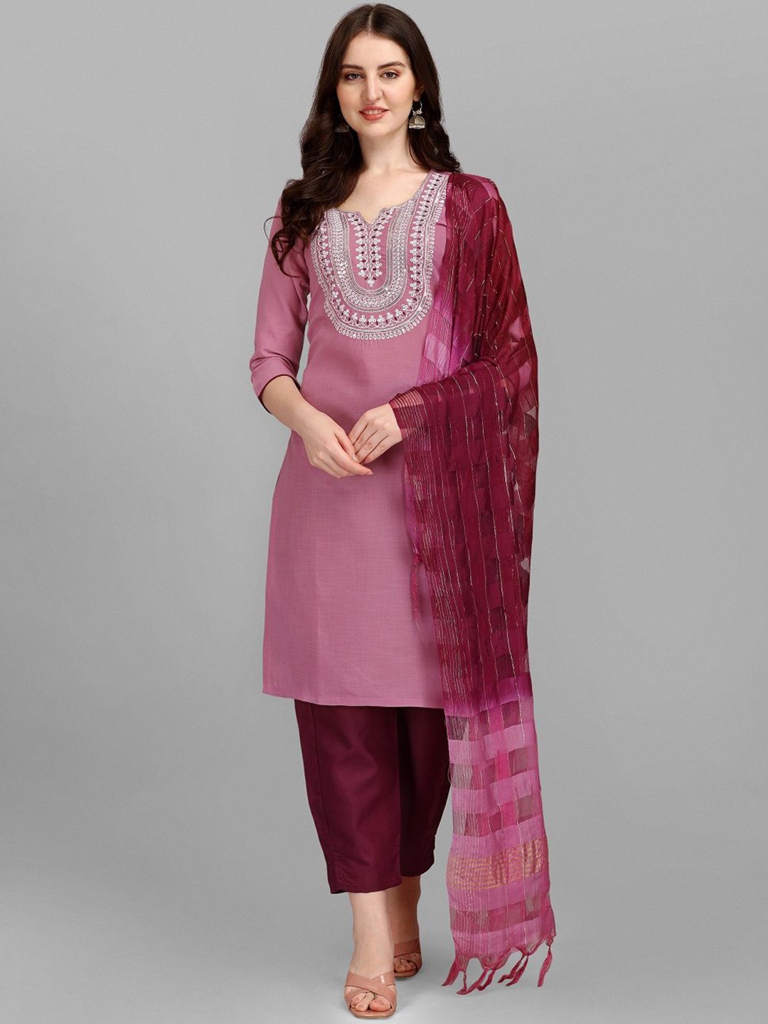 BAESD Ethnic Motifs Embroidered Round Neck Straight Kurta with Trousers & Dupatta, Pink
BAESD Ethnic Motifs Embroidered Round Neck Straight Kurta with Trousers & Dupatta, Pink