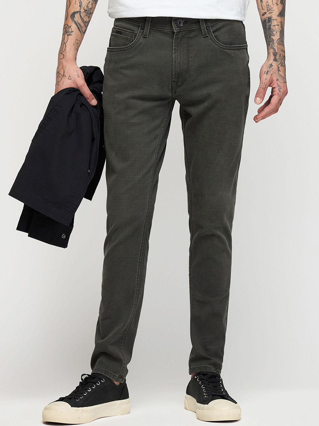 DAGERRFLY Men Clean Look Dark Shade Slim Fit Mid-Rise Stretchable Denim Jeans, Grey
DAGERRFLY Men Clean Look Dark Shade Slim Fit Mid-Rise Stretchable Denim Jeans, Grey
