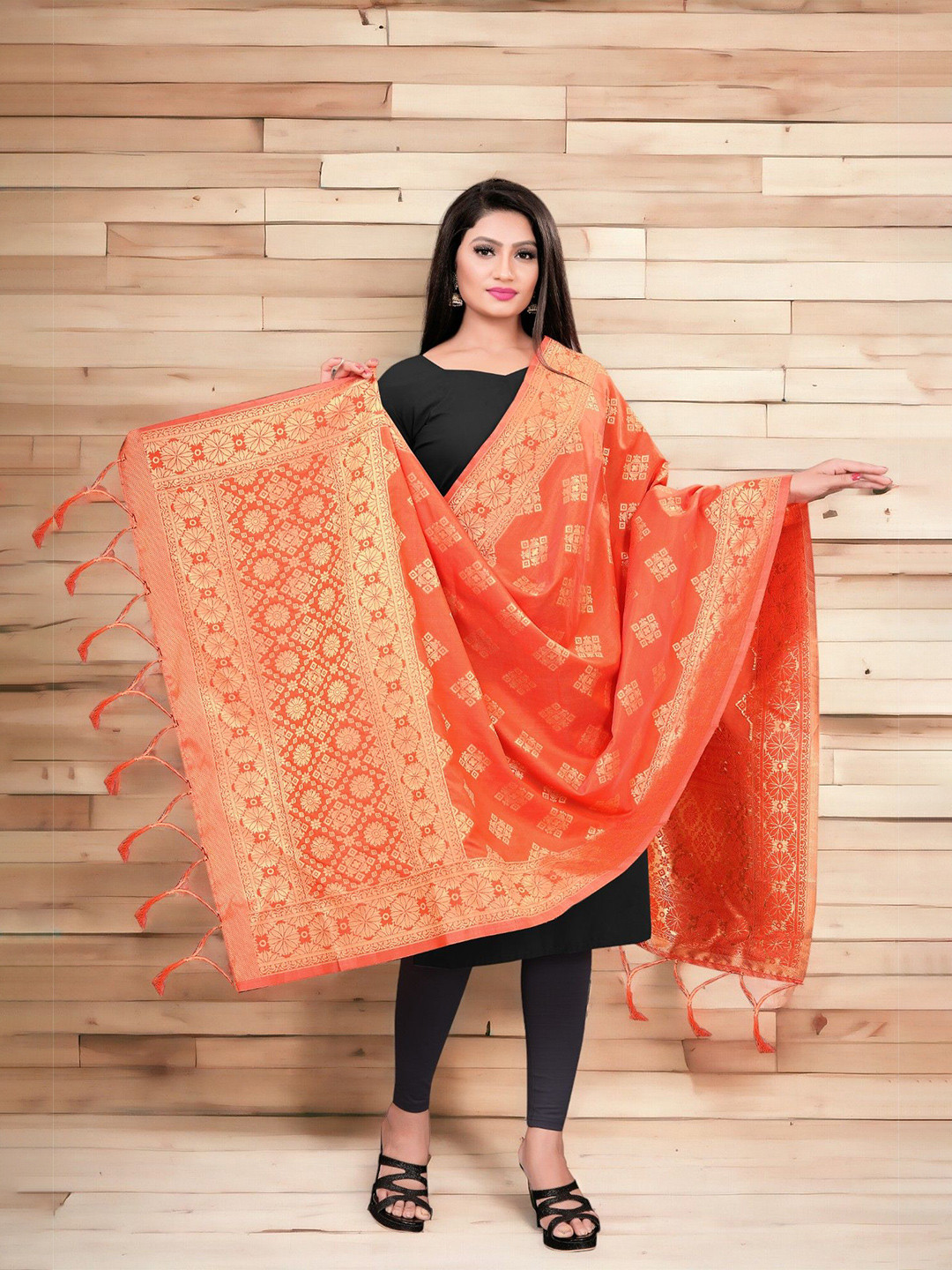 CARTYSHOP Ethnic Motifs Woven Design Dupatta with Zari, Orange
CARTYSHOP Ethnic Motifs Woven Design Dupatta with Zari, Orange