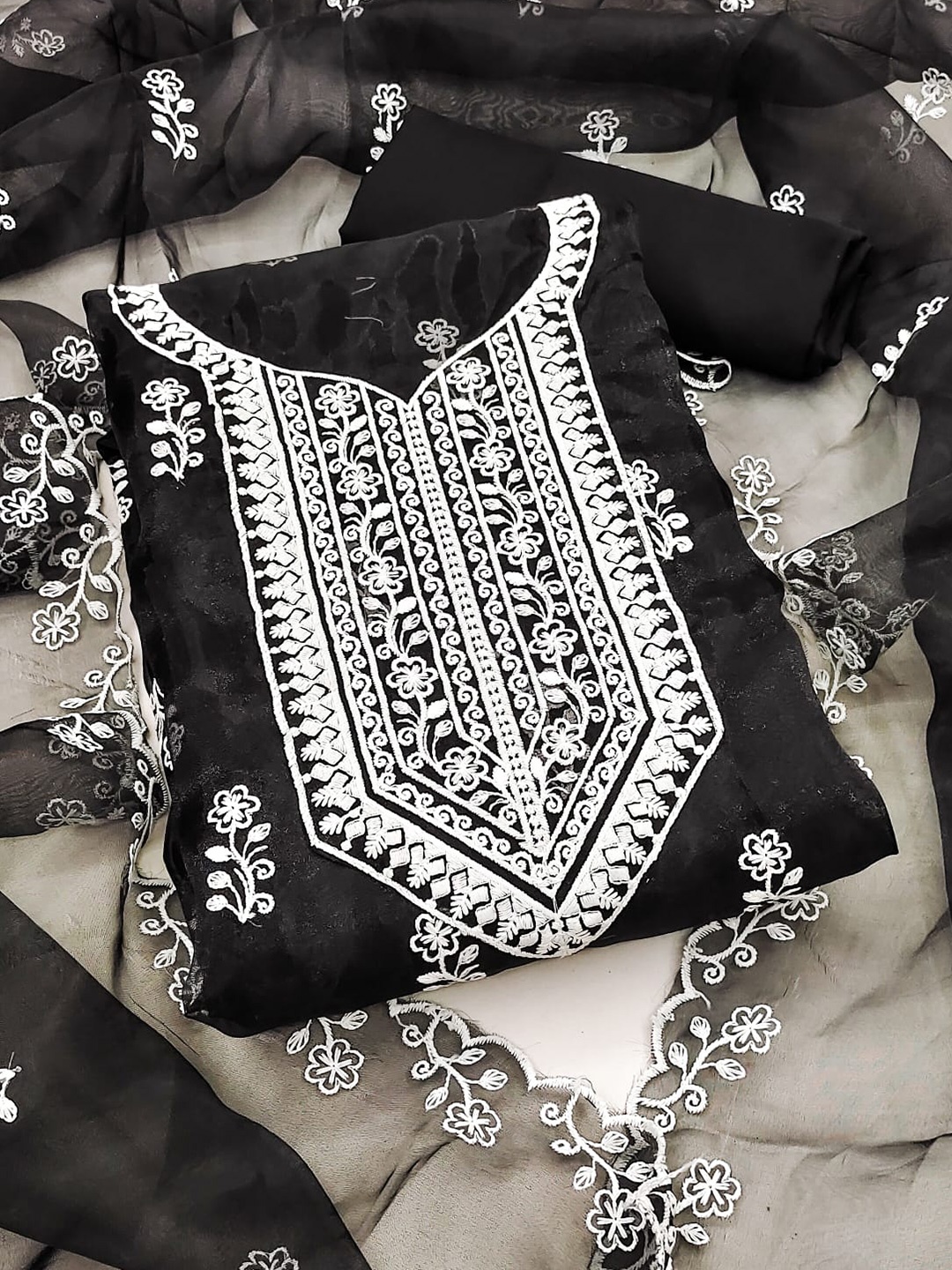 ZEEPKART Organza Ethnic Motifs Woven Design Thread Work Unstitched Dress Material, Black
ZEEPKART Organza Ethnic Motifs Woven Design Thread Work Unstitched Dress Material, Black