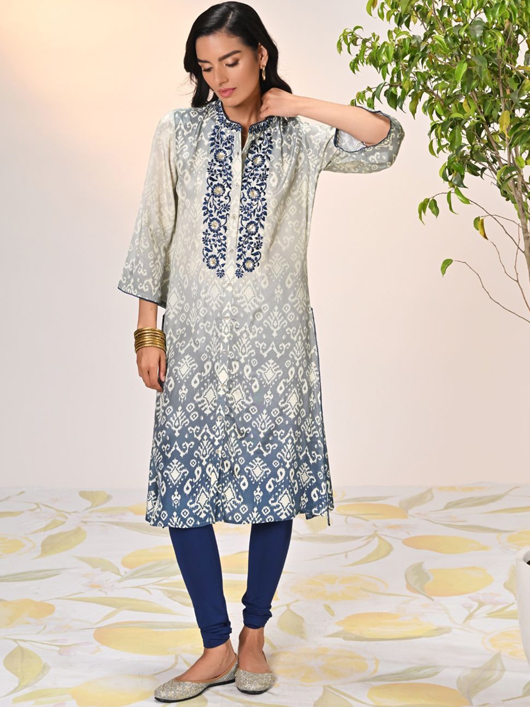Lakshita Mandarin Collar Ethnic Printed Flared Sleeves Embroidered Straight Kurta, Blue
Lakshita Mandarin Collar Ethnic Printed Flared Sleeves Embroidered Straight Kurta, Blue