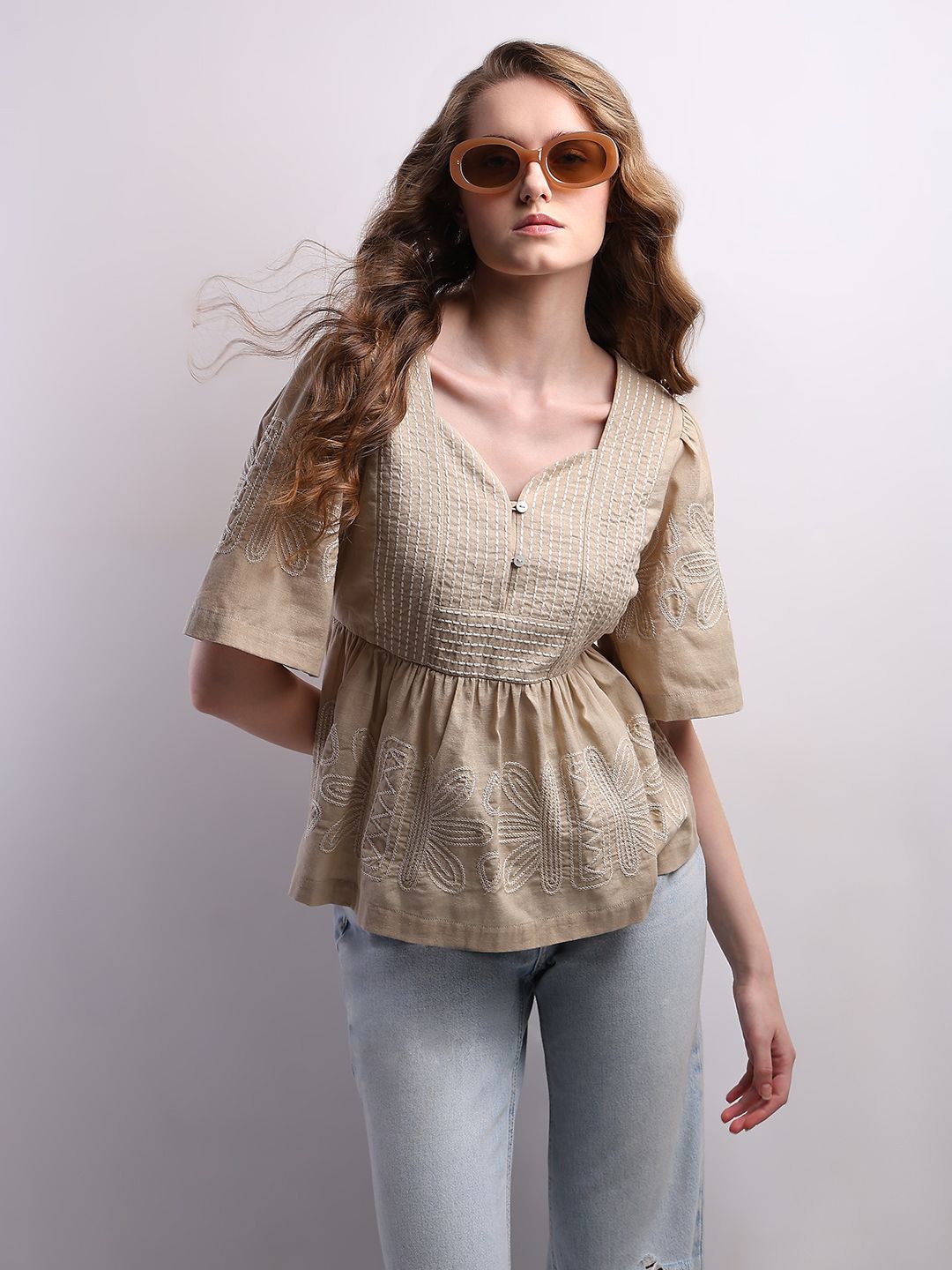 Vero Moda Floral Embroidered Sweetheart Neck Flared Sleeve Cotton Linen Peplum Top, Beige
Vero Moda Floral Embroidered Sweetheart Neck Flared Sleeve Cotton Linen Peplum Top, Beige