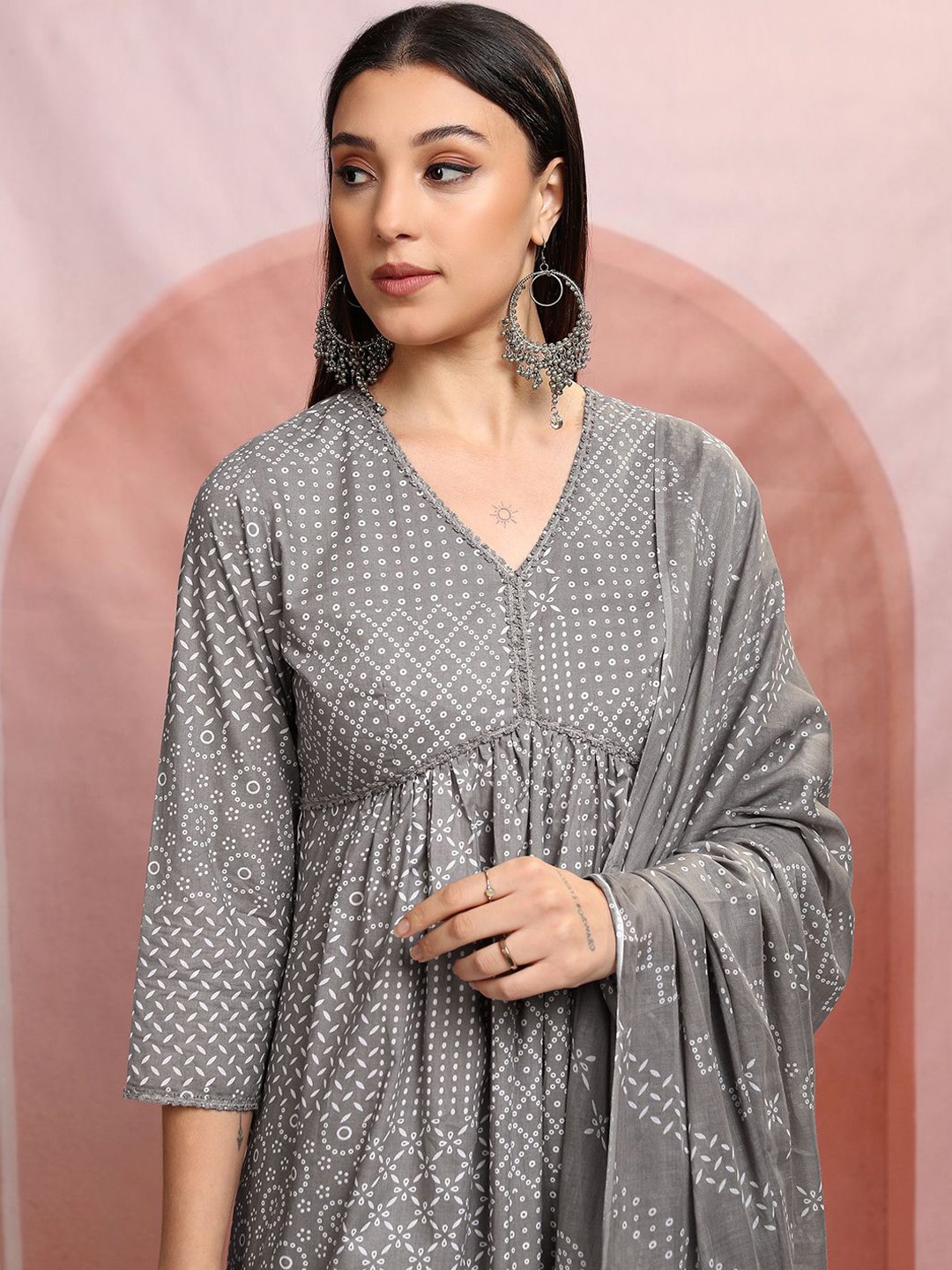 Vishudh Grey Ethnic Motifs Printed Pure Cotton Anarkali Kurta With Trousers & Dupatta
Vishudh Grey Ethnic Motifs Printed Pure Cotton Anarkali Kurta With Trousers & Dupatta